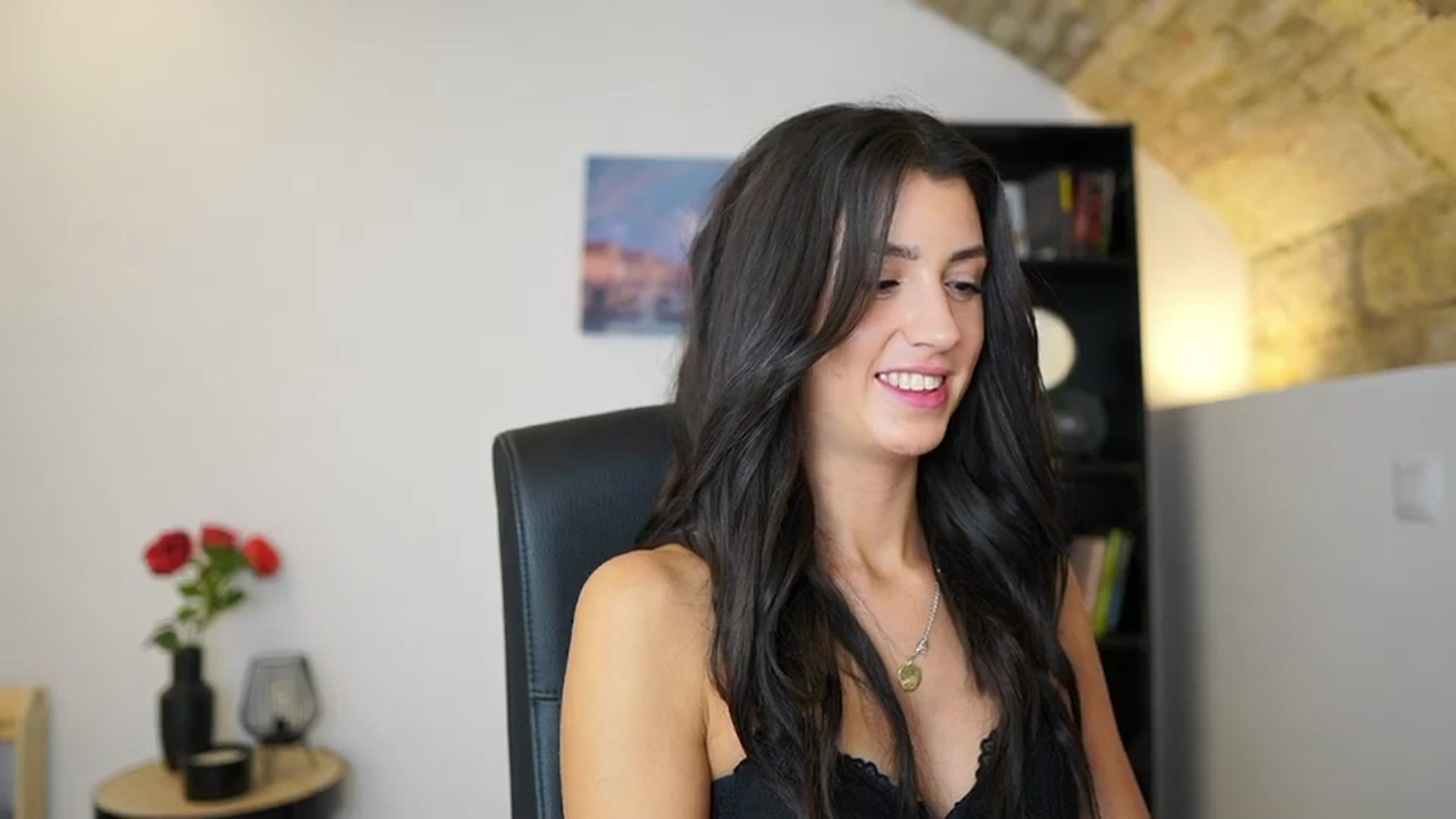 Gallery image thumbnail from Julia_Roca's myfreecams stream on, 12/17/2023, 15:40 image 18 of 20