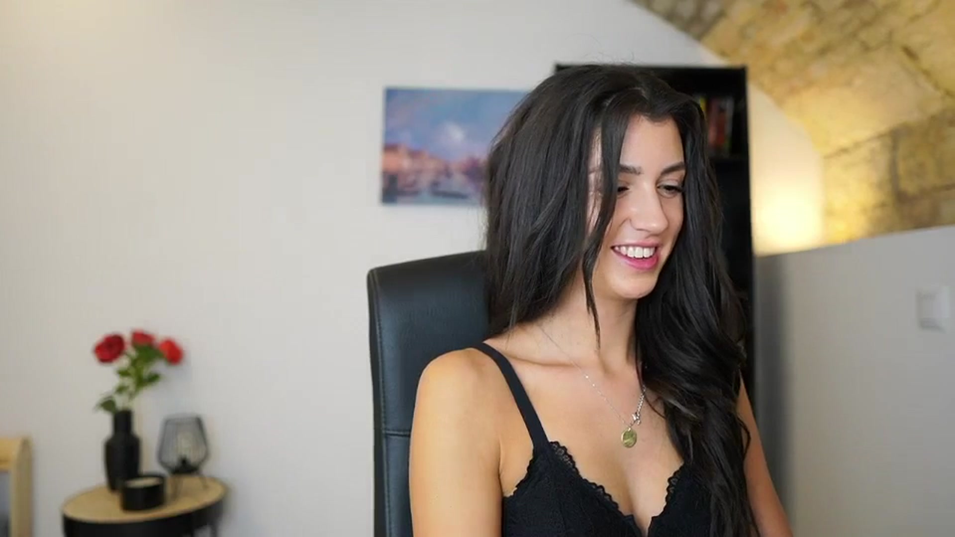 Gallery image thumbnail from Julia_Roca's myfreecams stream on, 12/17/2023, 15:40 image 5 of 20