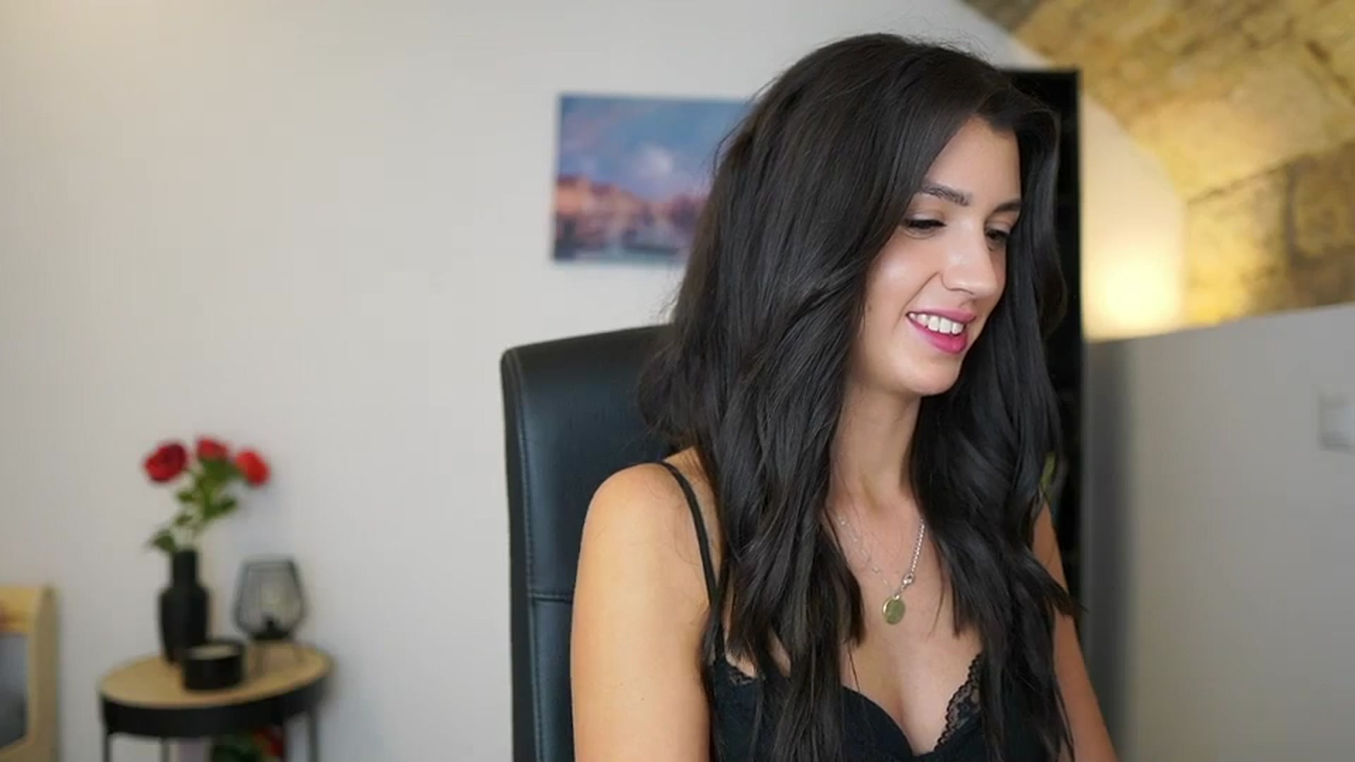 Gallery image thumbnail from Julia_Roca's myfreecams stream on, 12/17/2023, 17:47 image 6 of 20