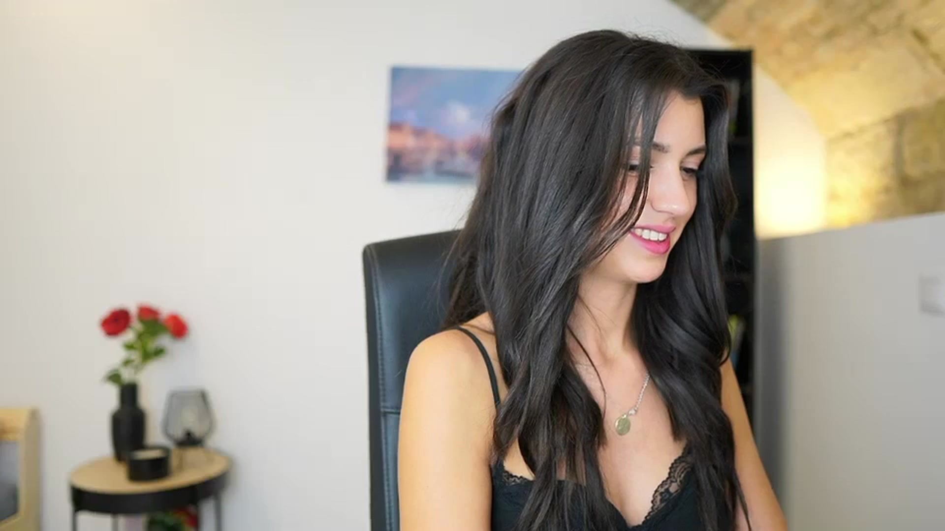 Gallery image thumbnail from Julia_Roca's myfreecams stream on, 12/17/2023, 17:47 image 4 of 20