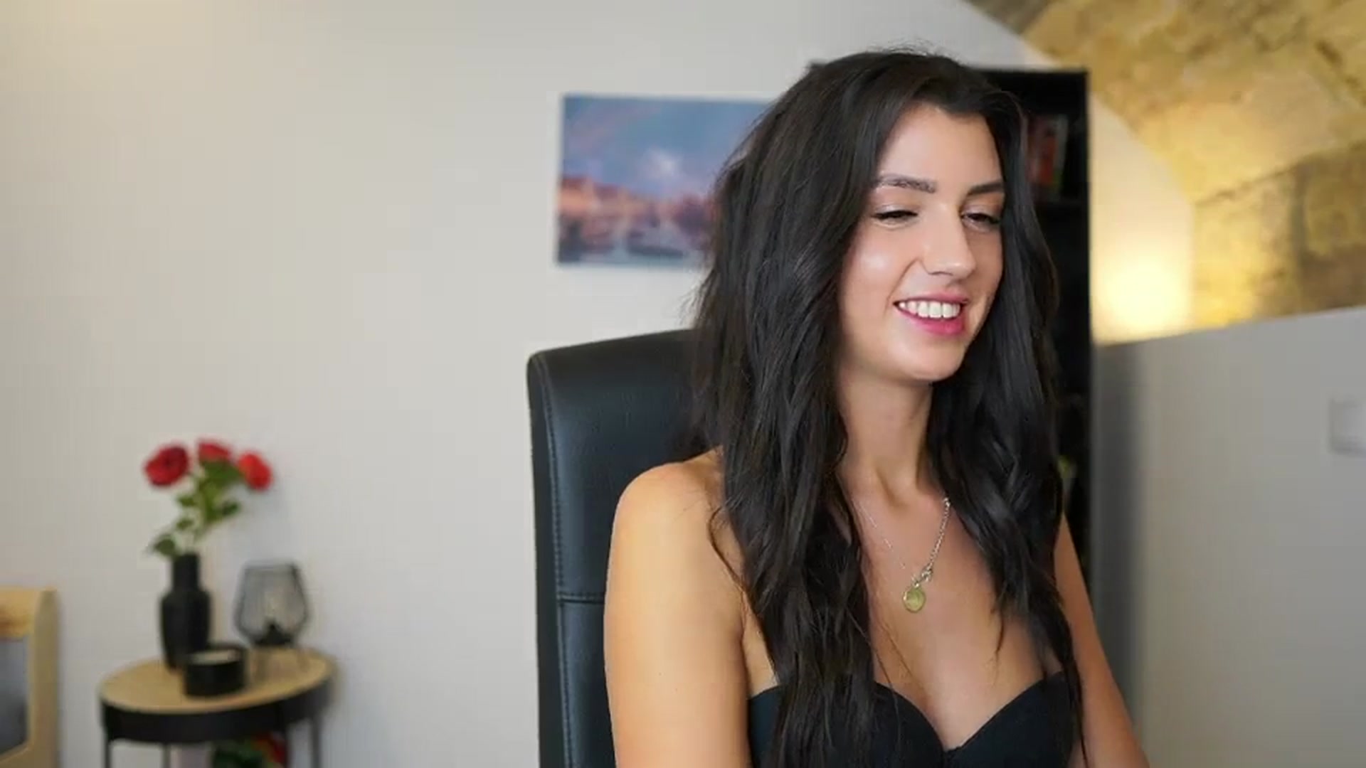 Gallery image thumbnail from Julia_Roca's myfreecams stream on, 12/17/2023, 17:47 image 16 of 20