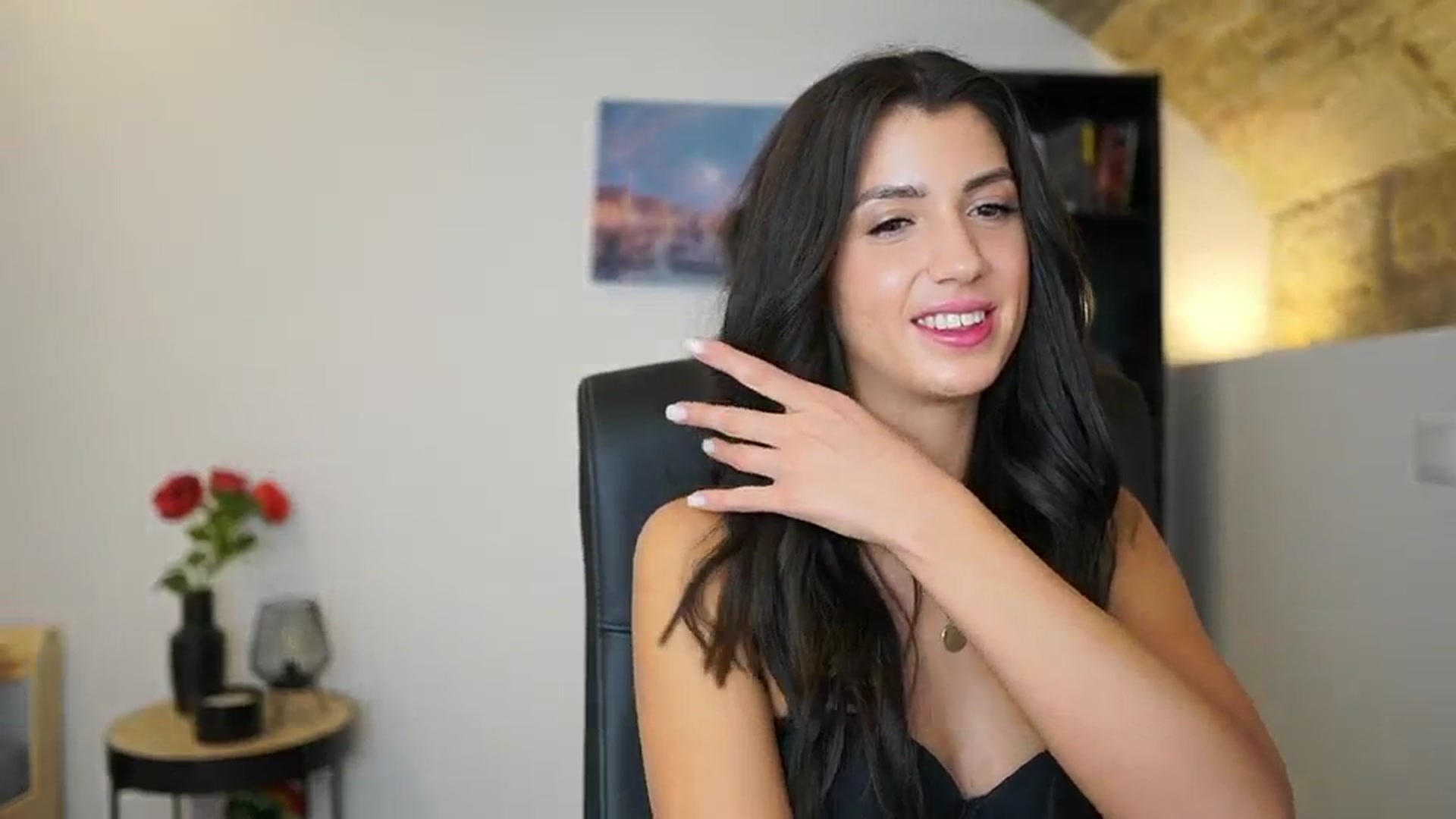 Gallery image thumbnail from Julia_Roca's myfreecams stream on, 12/17/2023, 17:47 image 11 of 20