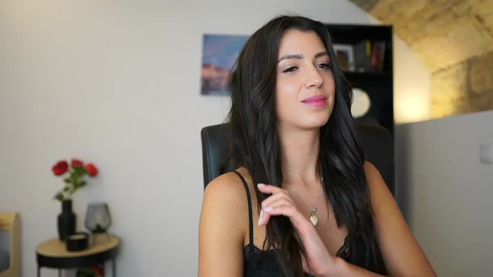 Gallery image thumbnail from Julia_Roca's myfreecams stream on, 12/17/2023, 17:47 image 8 of 20