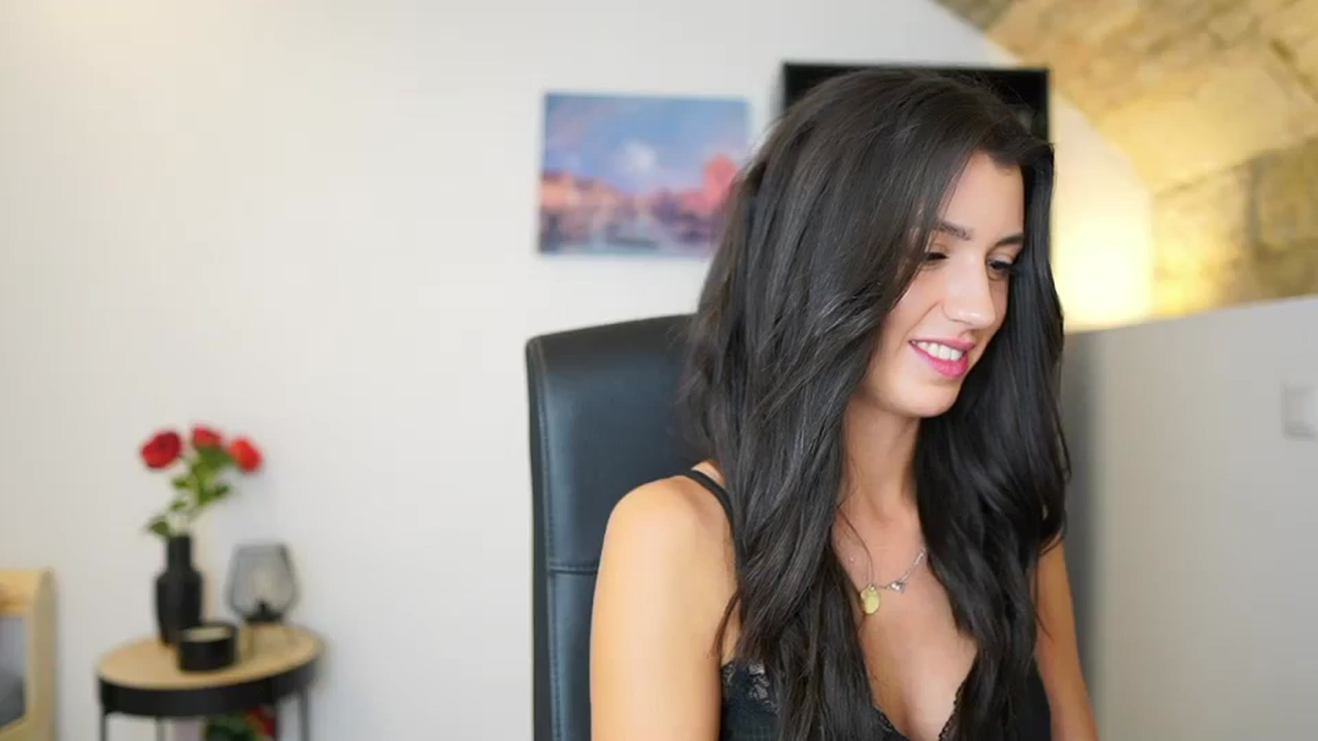 Gallery image thumbnail from Julia_Roca's myfreecams stream on, 12/17/2023, 19:04 image 12 of 20