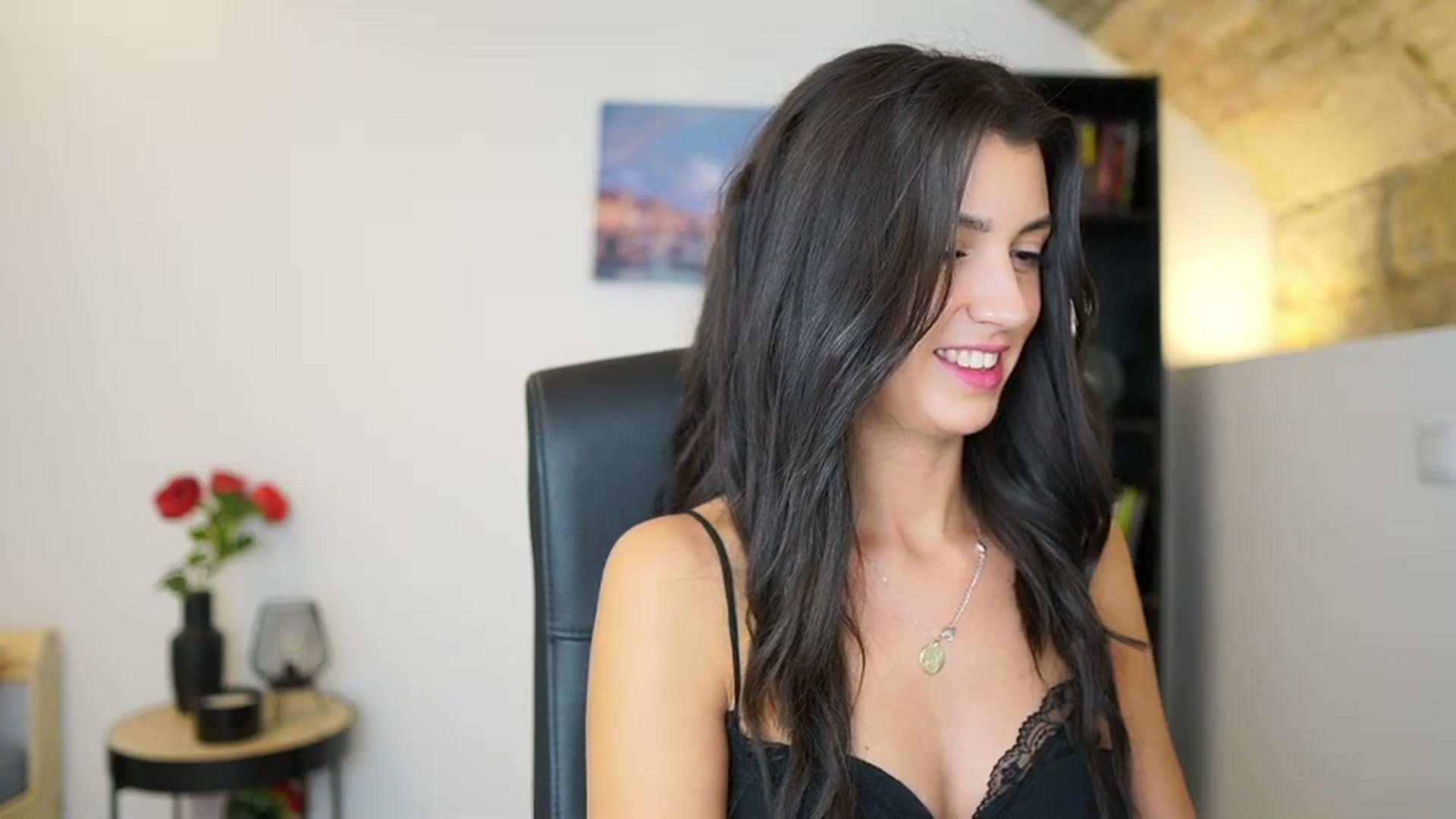 Gallery image thumbnail from Julia_Roca's myfreecams stream on, 12/17/2023, 19:04 image 6 of 20