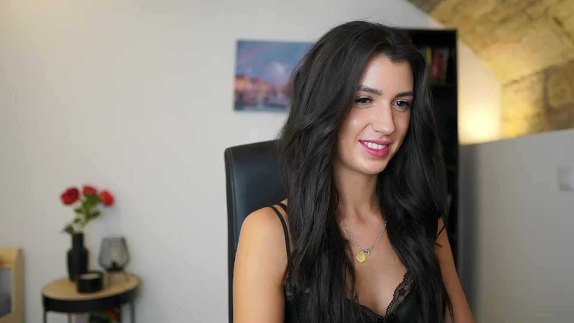 Gallery image thumbnail from Julia_Roca's myfreecams stream on, 12/17/2023, 19:04 image 9 of 20