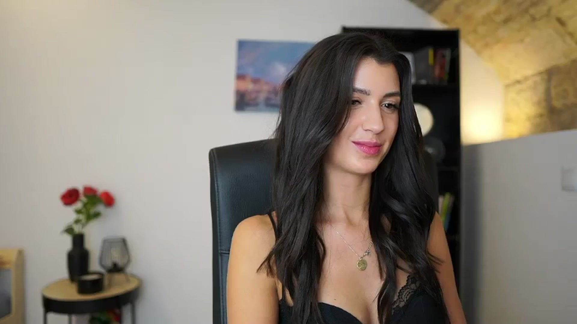 Gallery image thumbnail from Julia_Roca's myfreecams stream on, 12/17/2023, 19:04 image 3 of 20