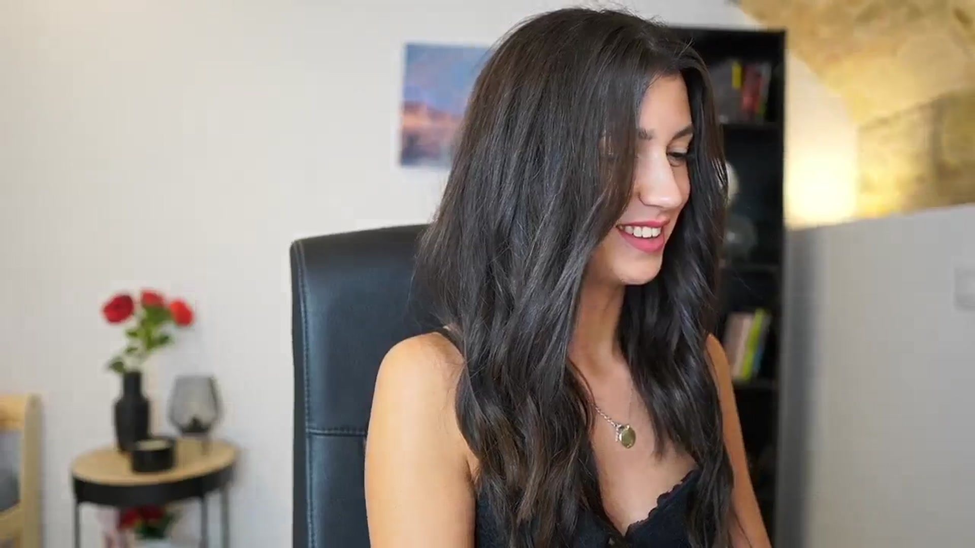Gallery image thumbnail from Julia_Roca's myfreecams stream on, 12/18/2023, 21:23 image 10 of 20