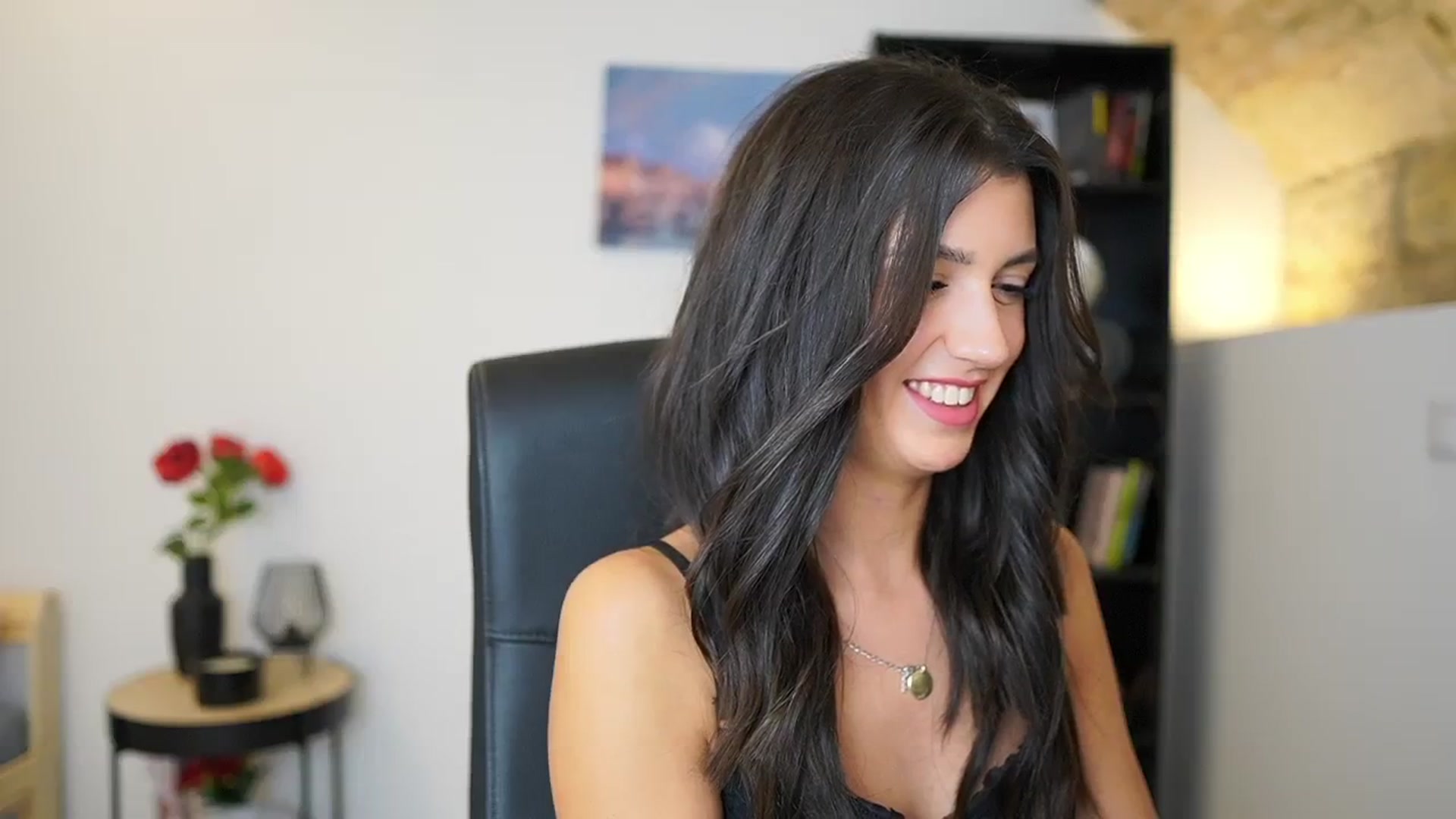 Gallery image thumbnail from Julia_Roca's myfreecams stream on, 12/18/2023, 21:23 image 11 of 20