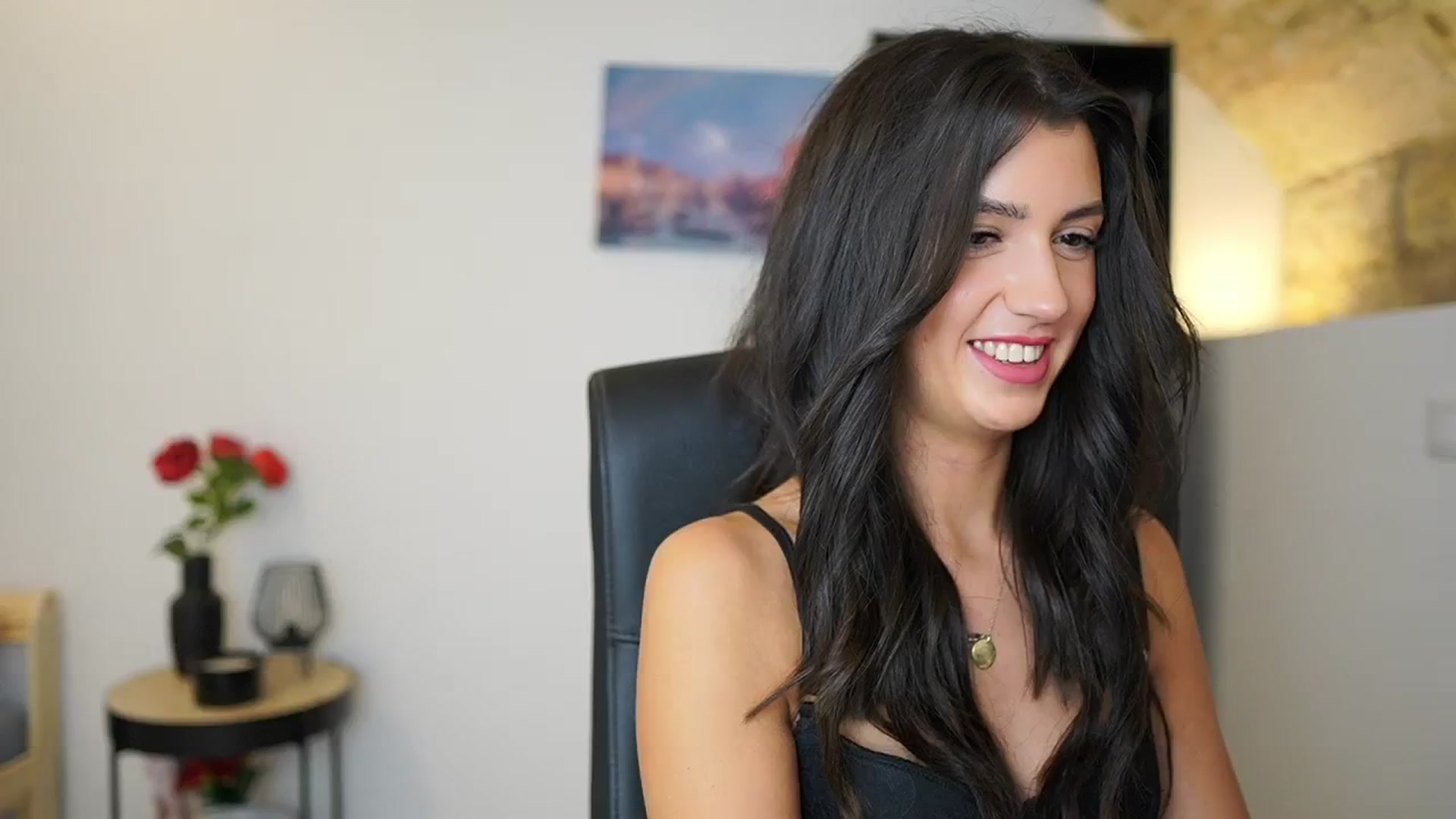 Gallery image thumbnail from Julia_Roca's myfreecams stream on, 12/18/2023, 21:23 image 1 of 20