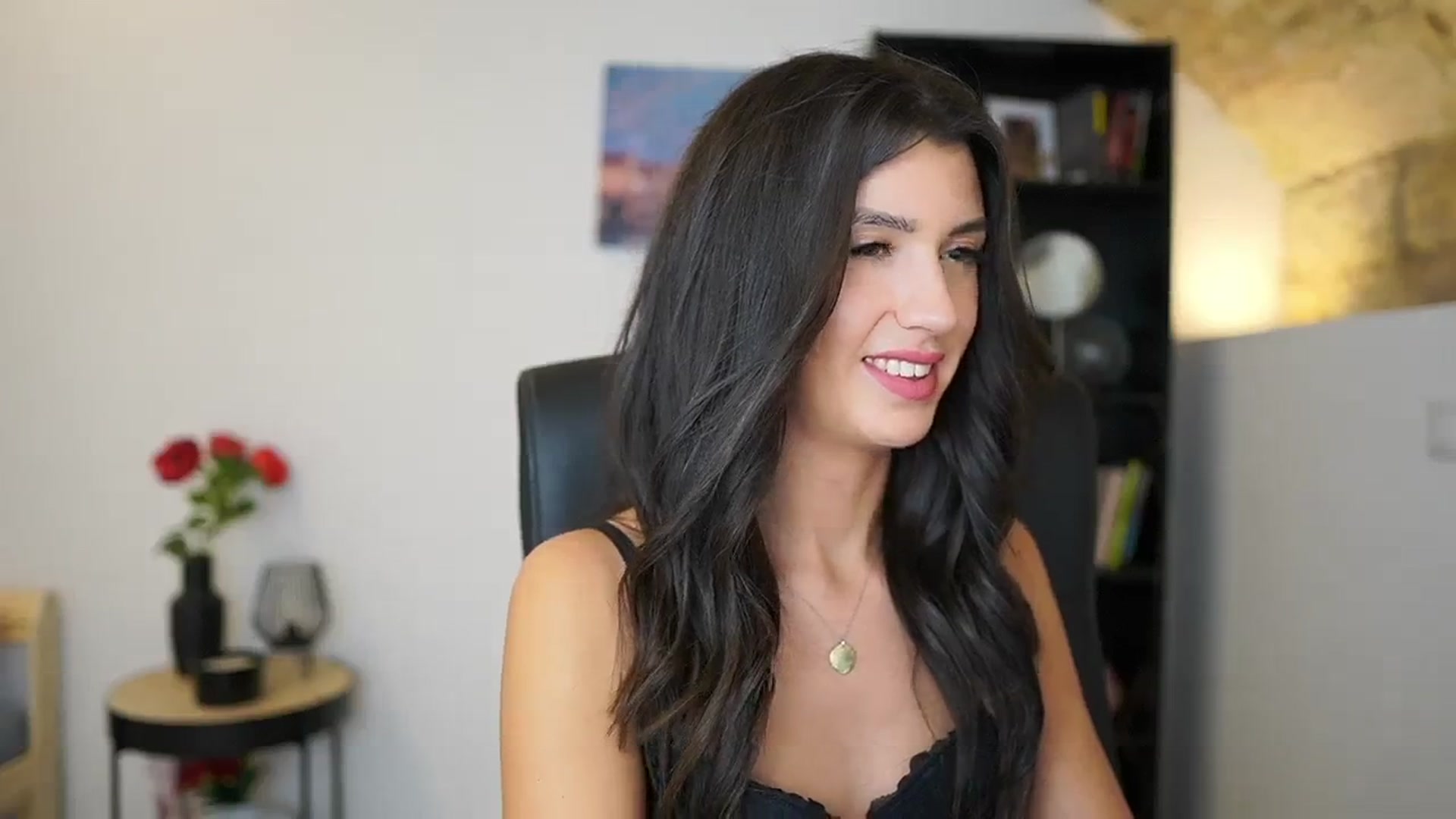 Gallery image thumbnail from Julia_Roca's myfreecams stream on, 12/18/2023, 22:40 image 4 of 20