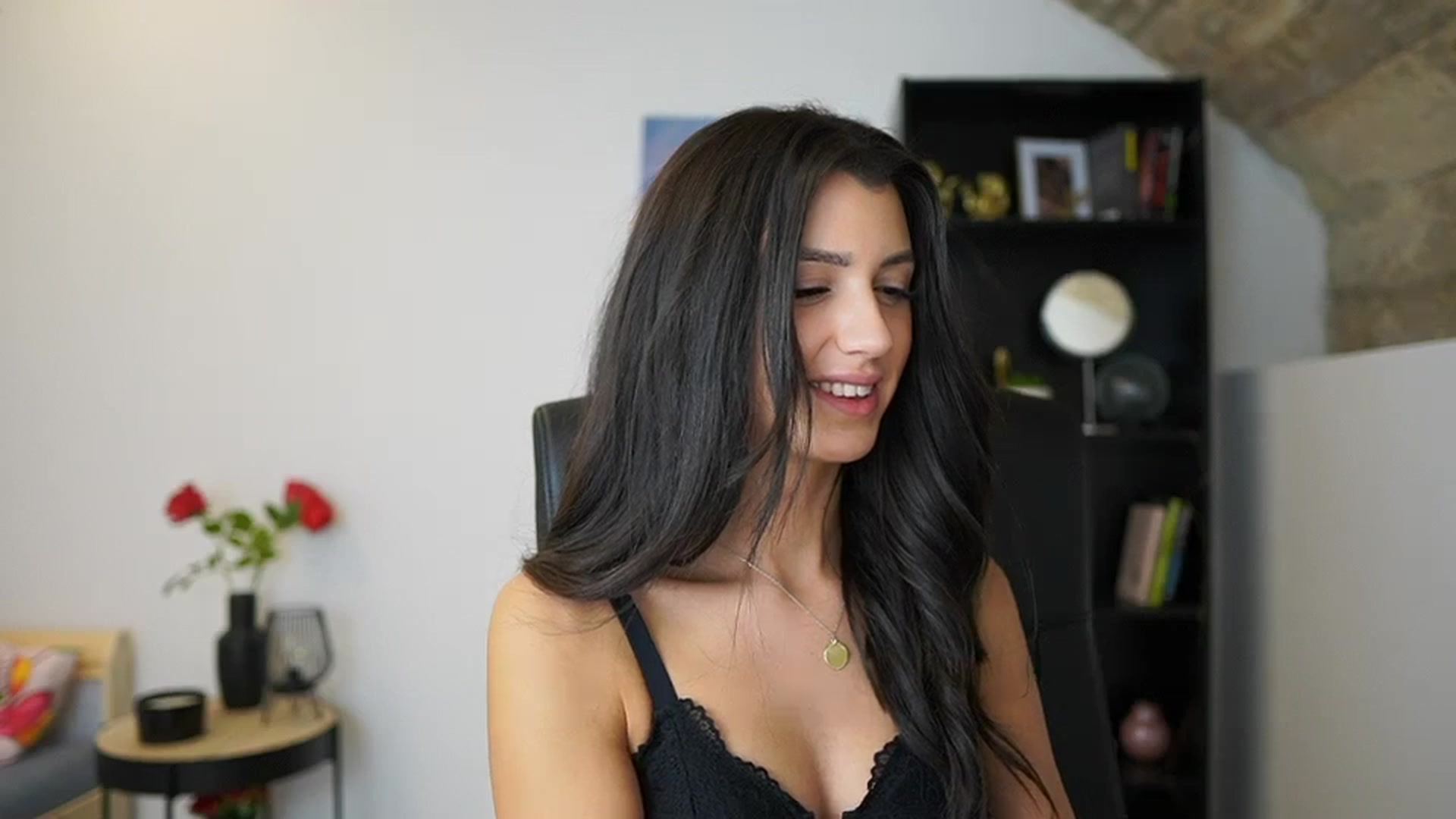 Gallery image thumbnail from Julia_Roca's myfreecams stream on, 12/19/2023, 16:56 image 3 of 20