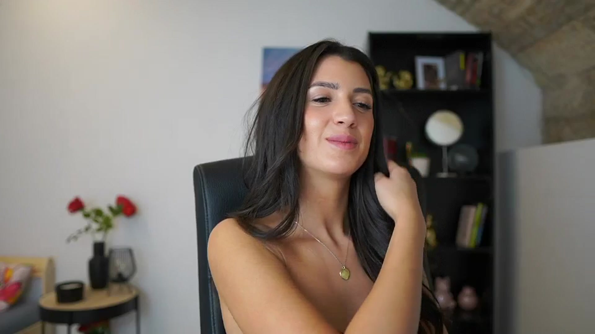 Gallery image thumbnail from Julia_Roca's myfreecams stream on, 12/19/2023, 16:56 image 13 of 20
