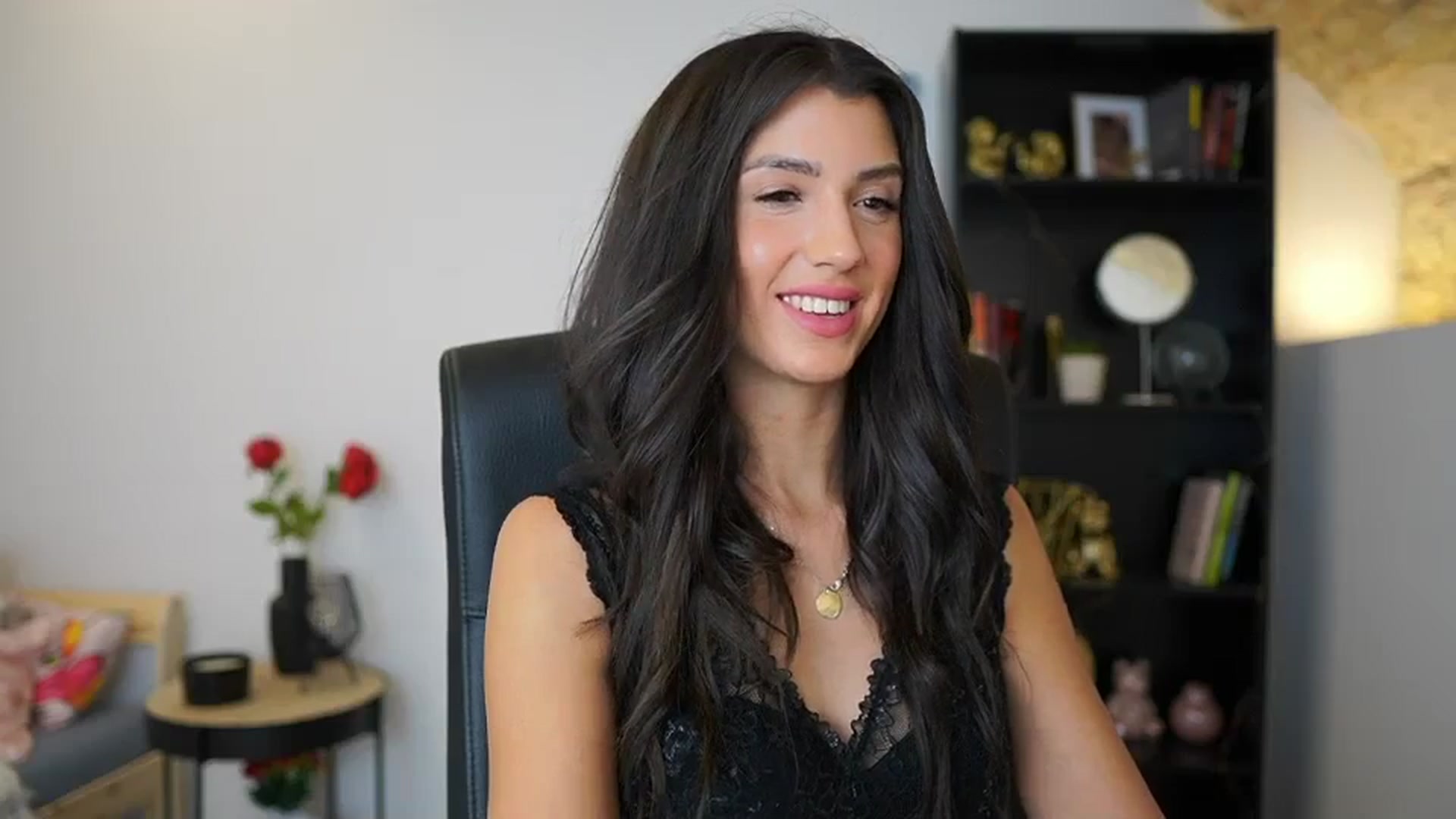 Gallery image thumbnail from Julia_Roca's myfreecams stream on, 12/20/2023, 20:11 image 19 of 20