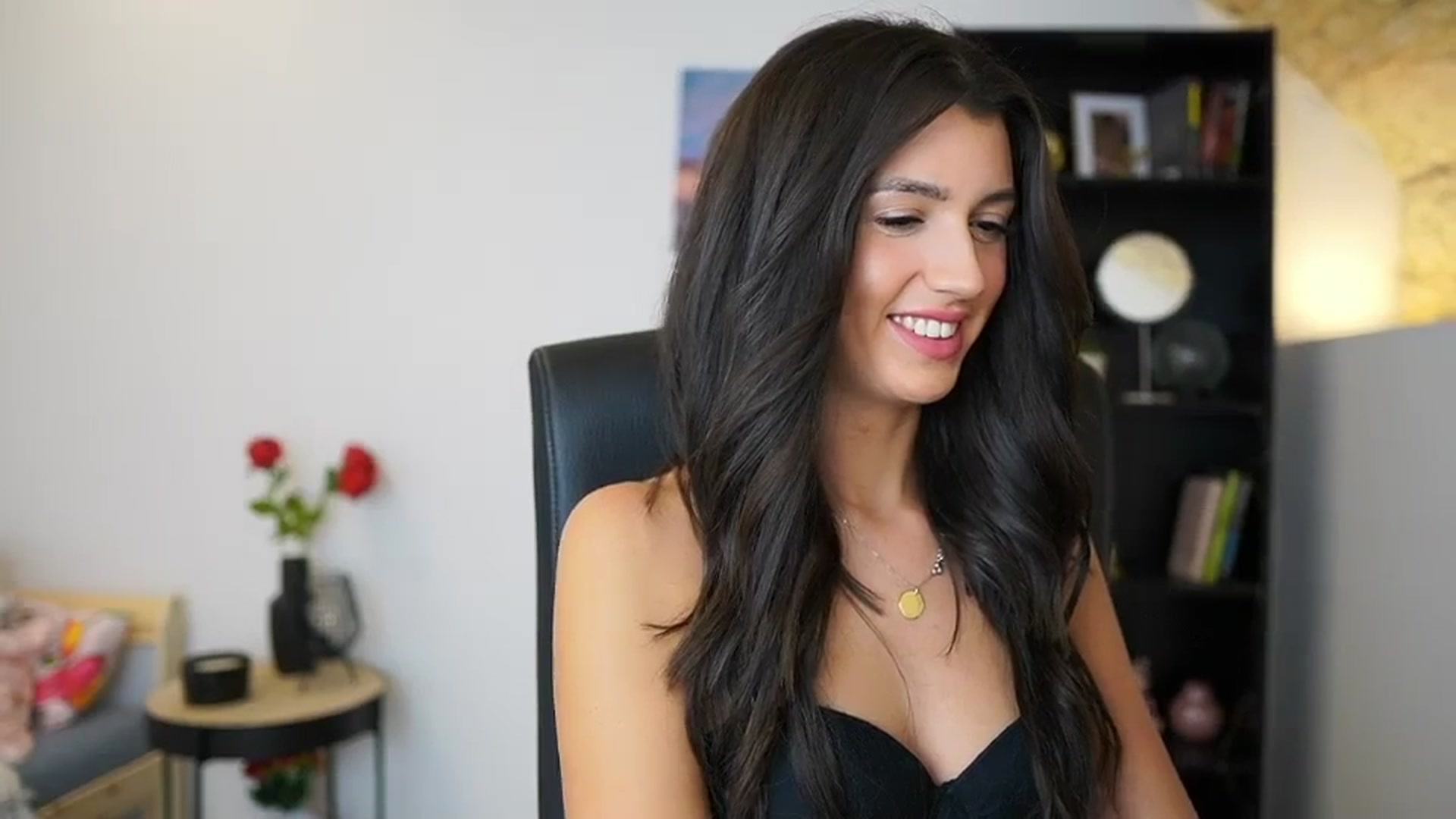 Gallery image thumbnail from Julia_Roca's myfreecams stream on, 12/20/2023, 20:11 image 10 of 20