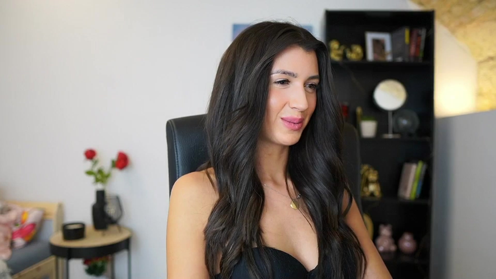 Gallery image thumbnail from Julia_Roca's myfreecams stream on, 12/20/2023, 20:11 image 15 of 20