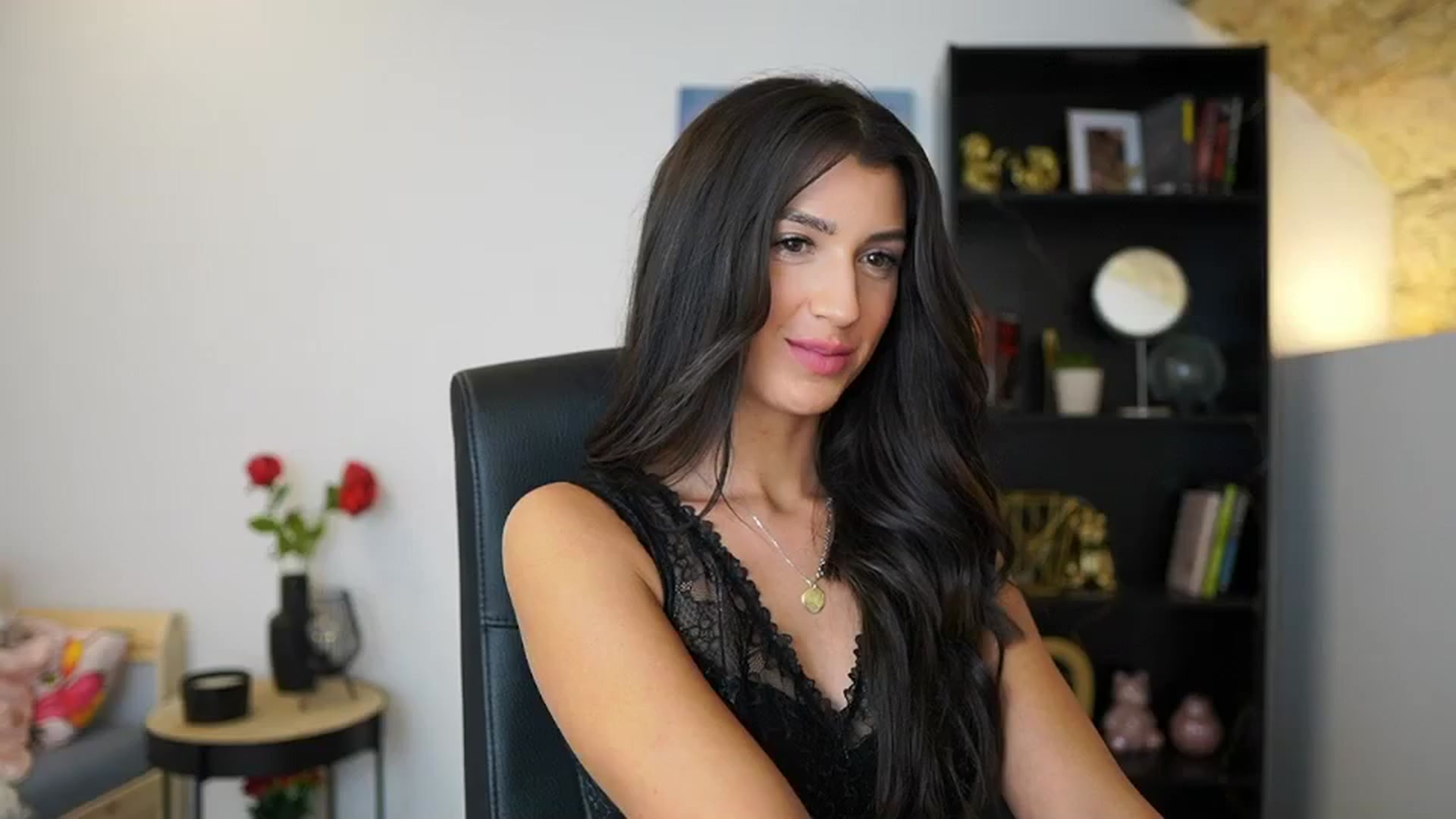 Gallery image thumbnail from Julia_Roca's myfreecams stream on, 12/20/2023, 21:09 image 17 of 20