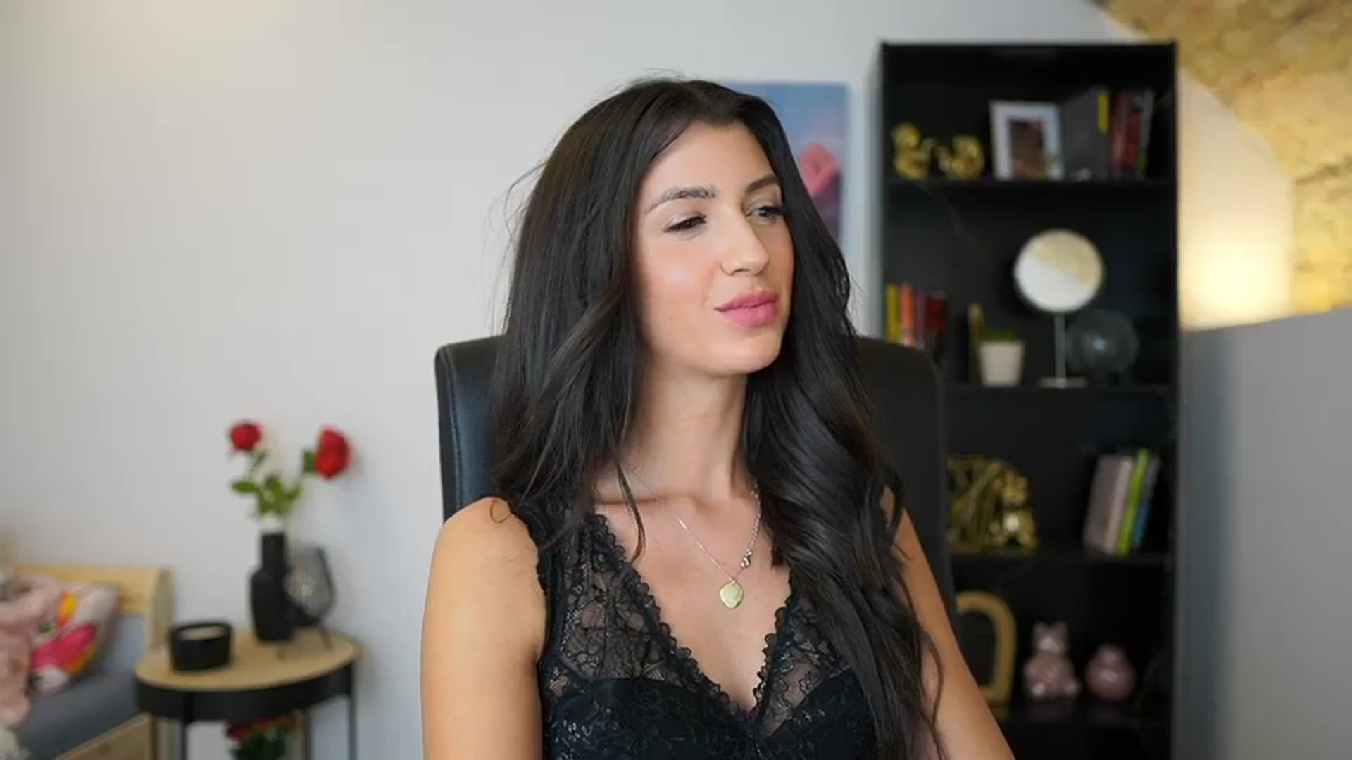 Gallery image thumbnail from Julia_Roca's myfreecams stream on, 12/20/2023, 21:09 image 20 of 20
