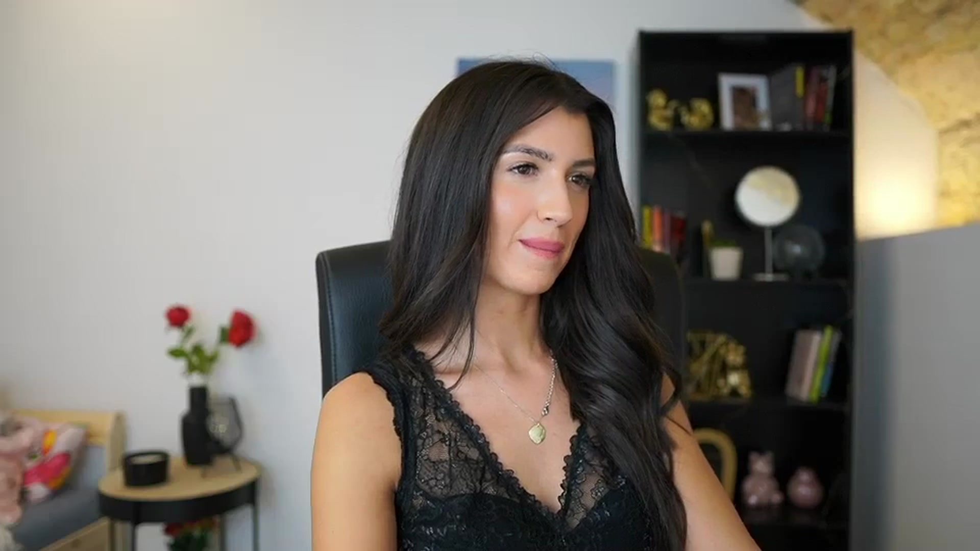 Gallery image thumbnail from Julia_Roca's myfreecams stream on, 12/20/2023, 21:09 image 19 of 20