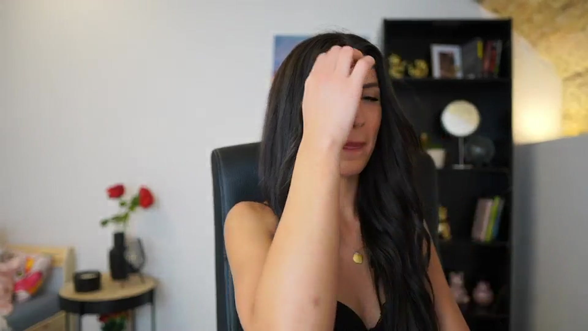 Gallery image thumbnail from Julia_Roca's myfreecams stream on, 12/20/2023, 22:30 image 14 of 20