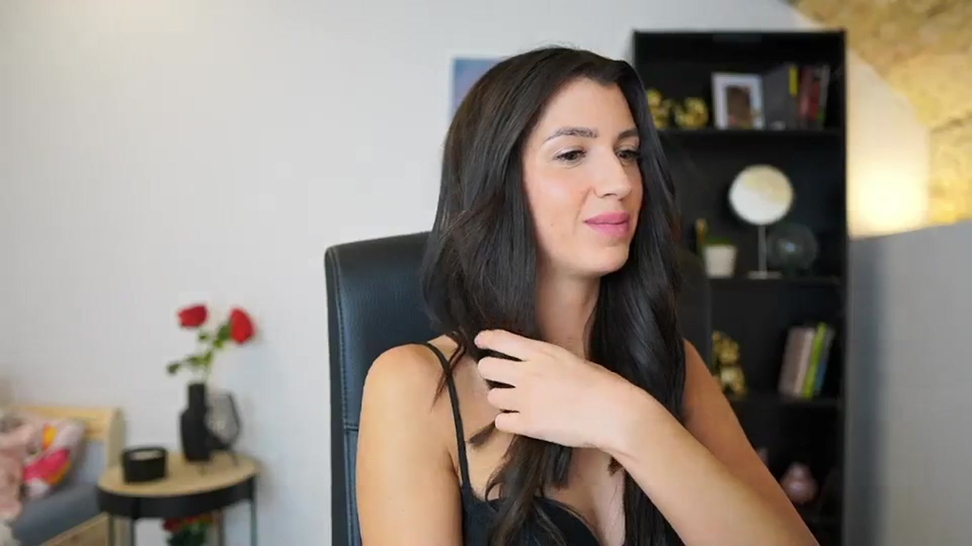 Gallery image thumbnail from Julia_Roca's myfreecams stream on, 12/21/2023, 24:01 image 2 of 20
