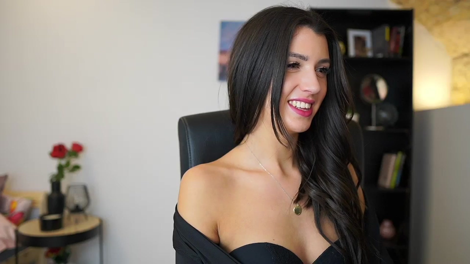 Gallery image thumbnail from Julia_Roca's myfreecams stream on, 12/26/2023, 11:00 image 18 of 20