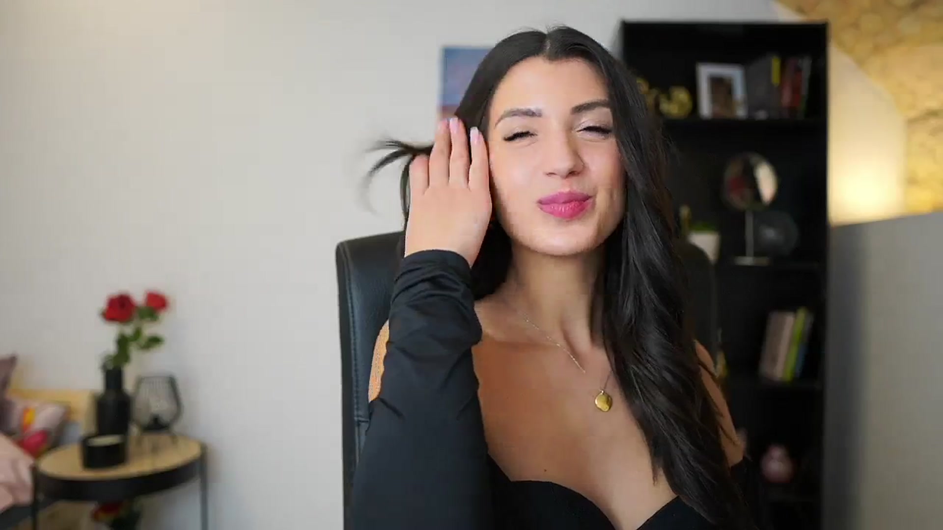Gallery image thumbnail from Julia_Roca's myfreecams stream on, 12/26/2023, 11:50 image 9 of 20