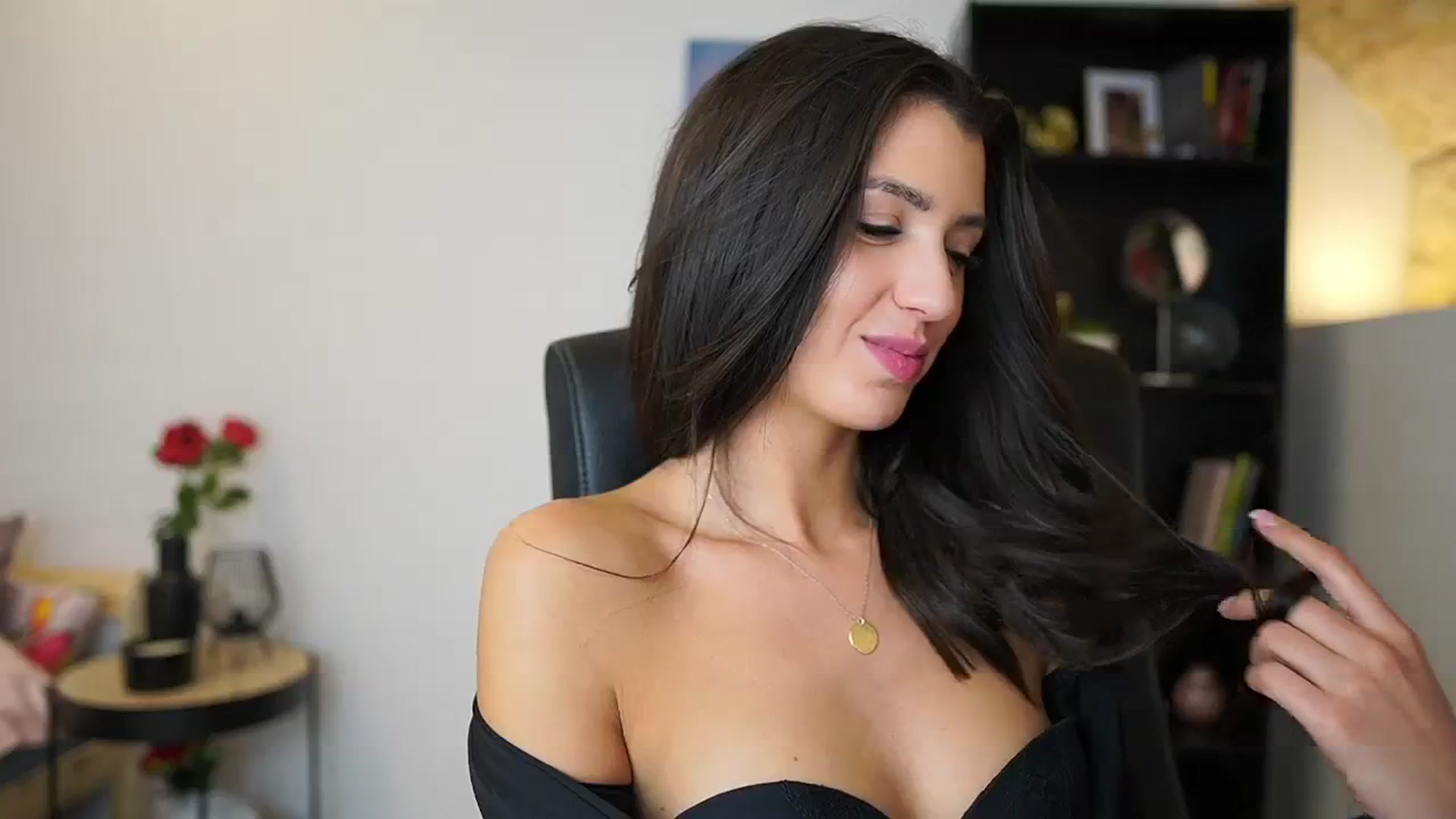 Gallery image thumbnail from Julia_Roca's myfreecams stream on, 12/26/2023, 13:17 image 5 of 20