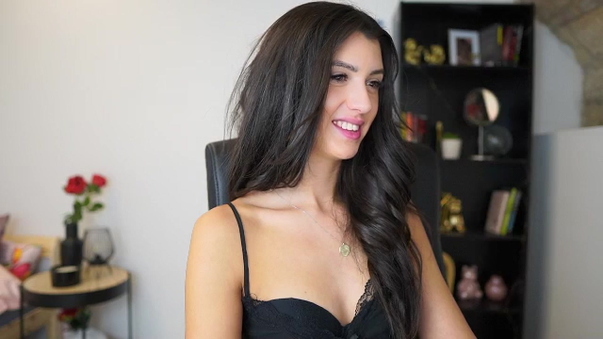 Gallery image thumbnail from Julia_Roca's myfreecams stream on, 12/27/2023, 10:23 image 13 of 20