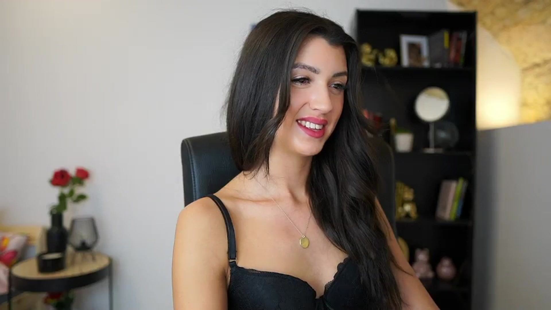 Gallery image thumbnail from Julia_Roca's myfreecams stream on, 12/28/2023, 15:39 image 15 of 20