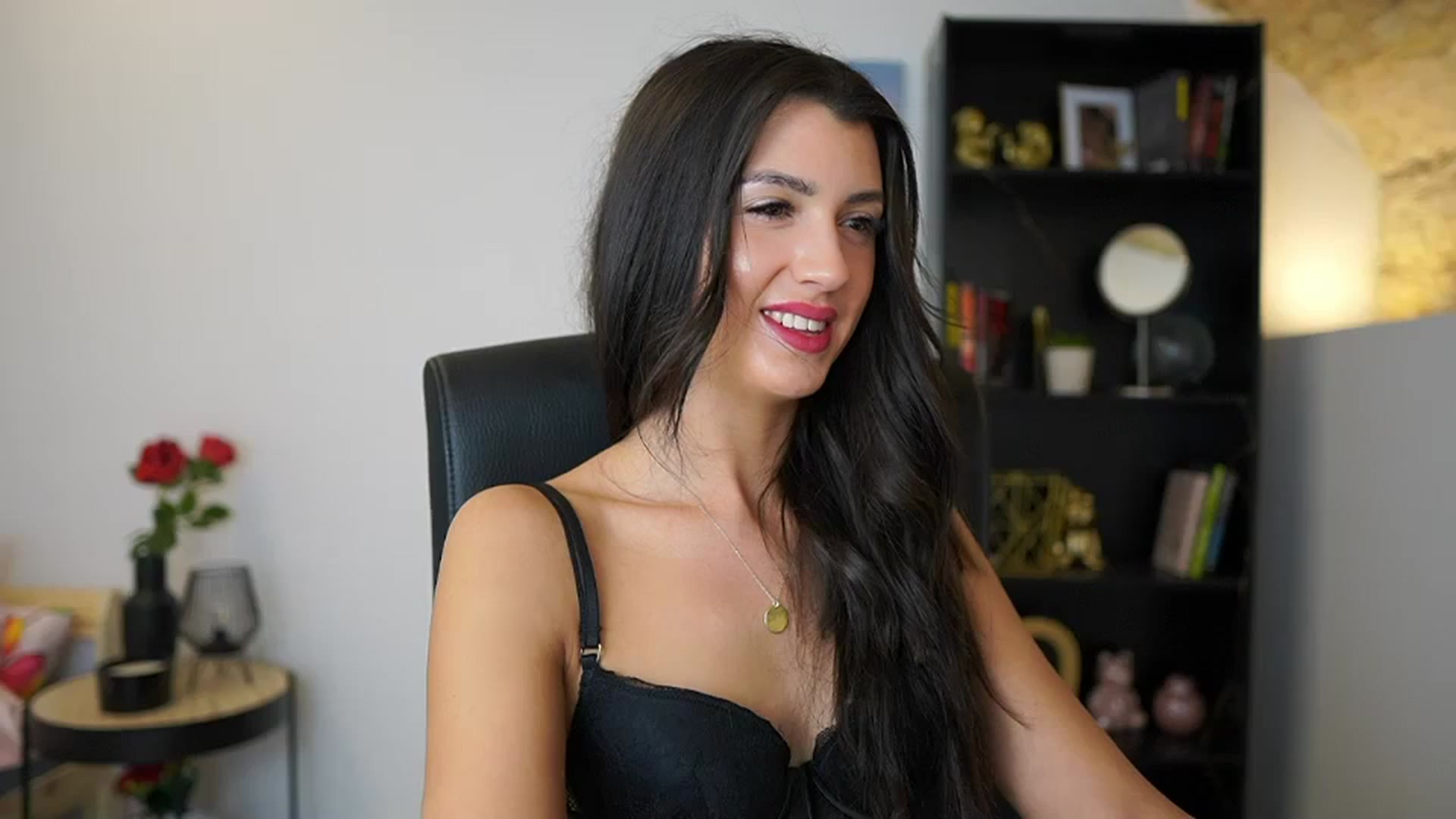 Gallery image thumbnail from Julia_Roca's myfreecams stream on, 12/28/2023, 15:39 image 12 of 20