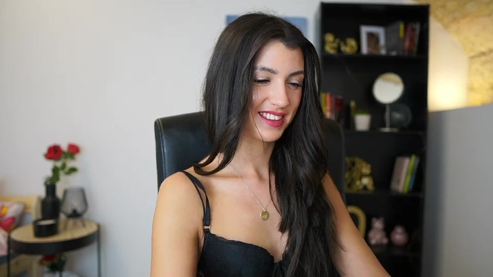 Gallery image thumbnail from Julia_Roca's myfreecams stream on, 12/28/2023, 16:34 image 4 of 20