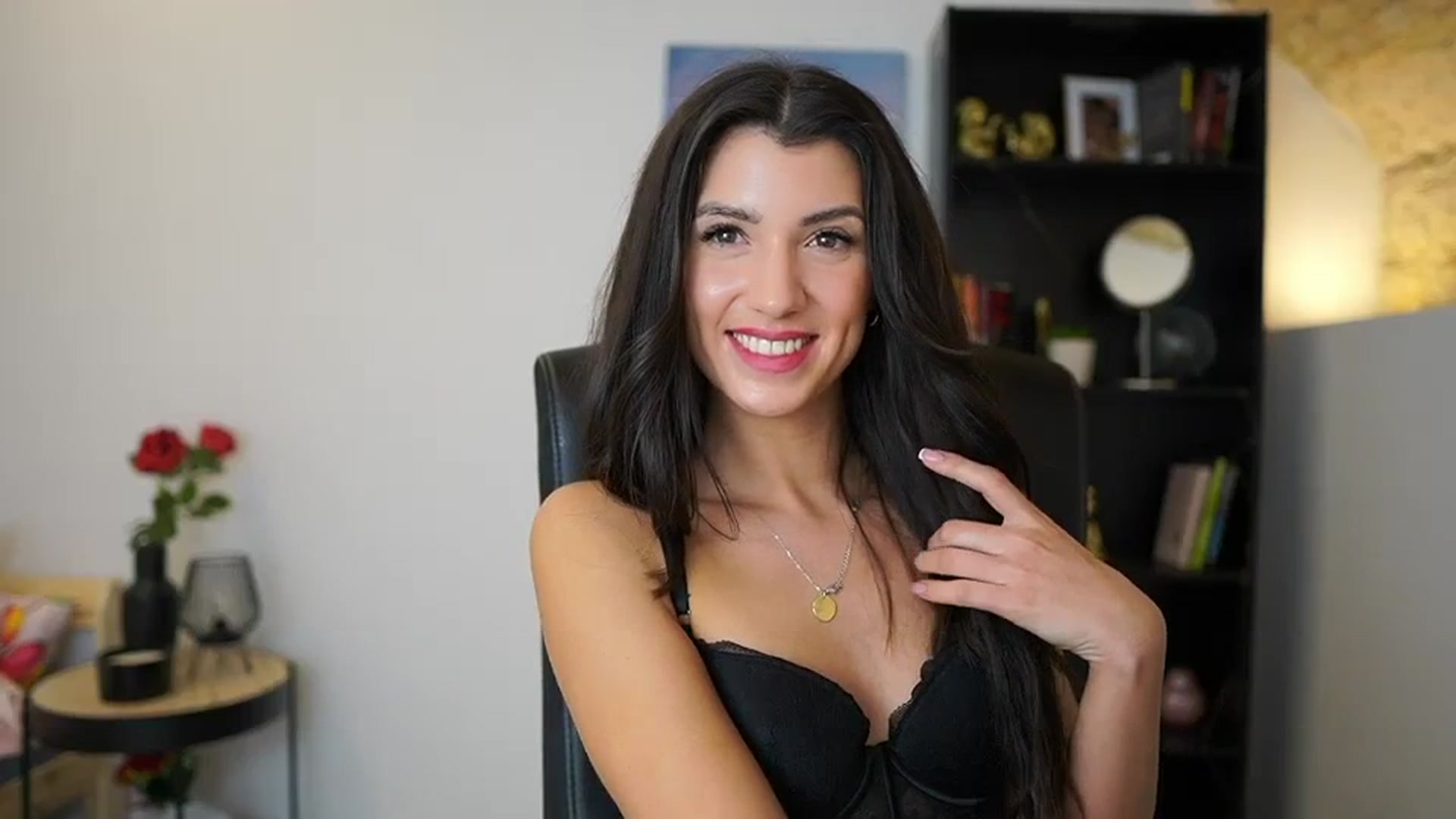 Gallery image thumbnail from Julia_Roca's myfreecams stream on, 12/28/2023, 17:57 image 9 of 20