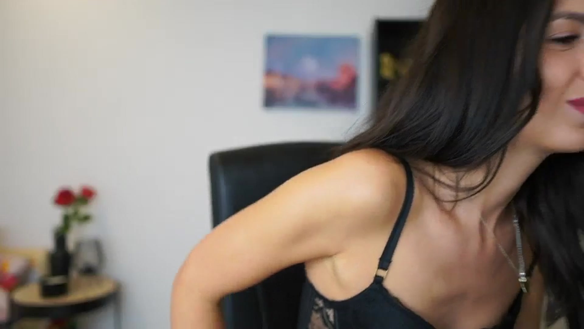 Gallery image thumbnail from Julia_Roca's myfreecams stream on, 12/28/2023, 17:57 image 17 of 20