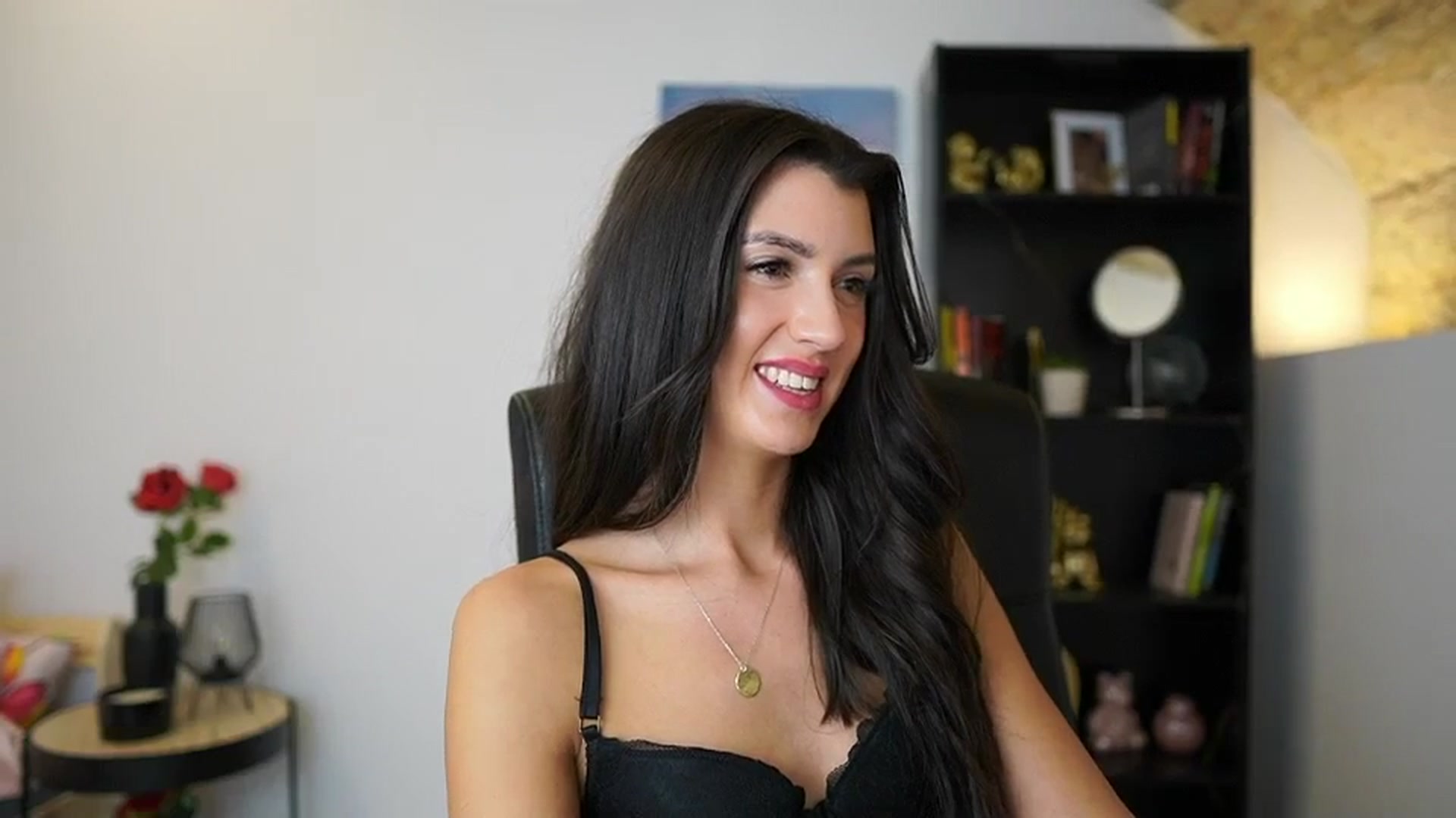 Gallery image thumbnail from Julia_Roca's myfreecams stream on, 12/28/2023, 17:57 image 19 of 20