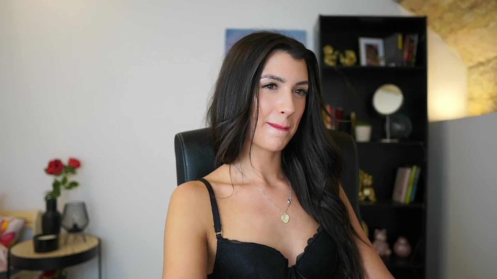 Gallery image thumbnail from Julia_Roca's myfreecams stream on, 12/28/2023, 17:57 image 15 of 20