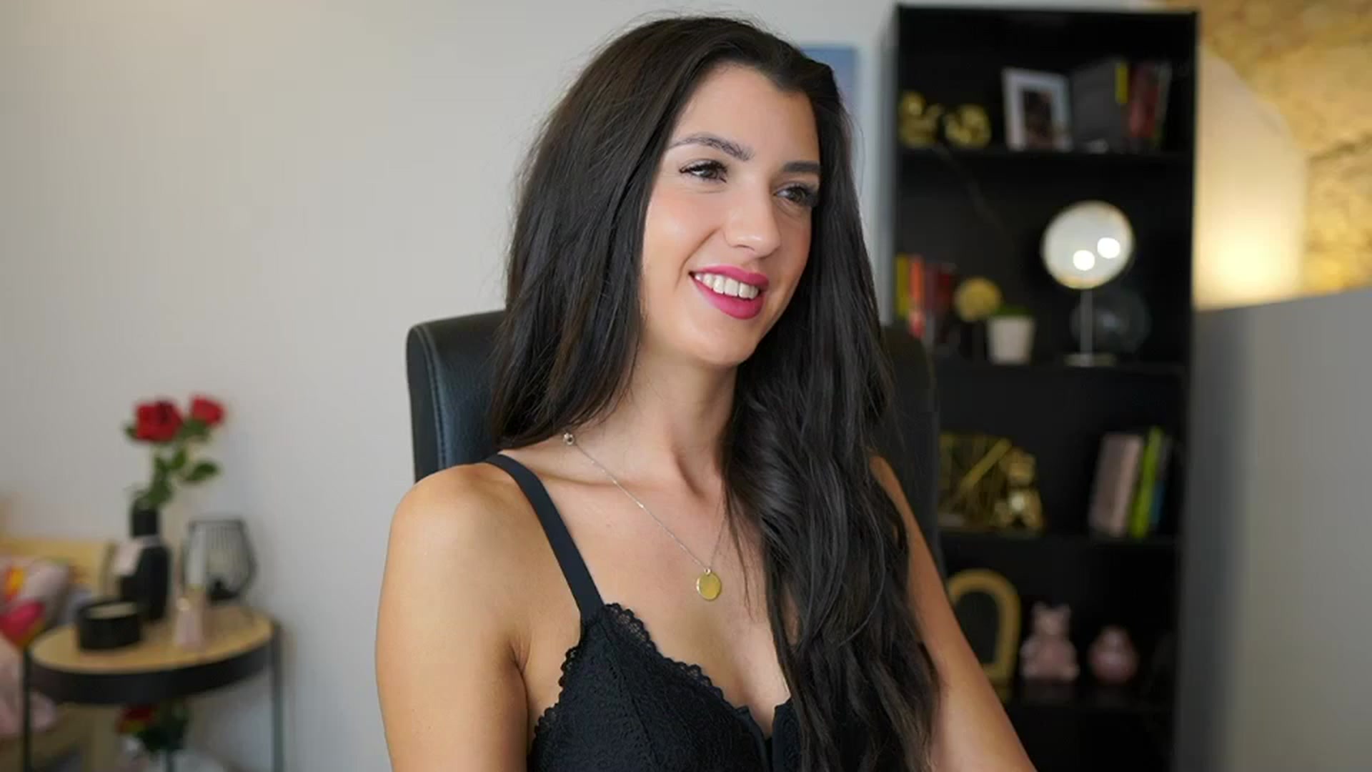 Gallery image thumbnail from Julia_Roca's myfreecams stream on, 12/29/2023, 11:37 image 14 of 20