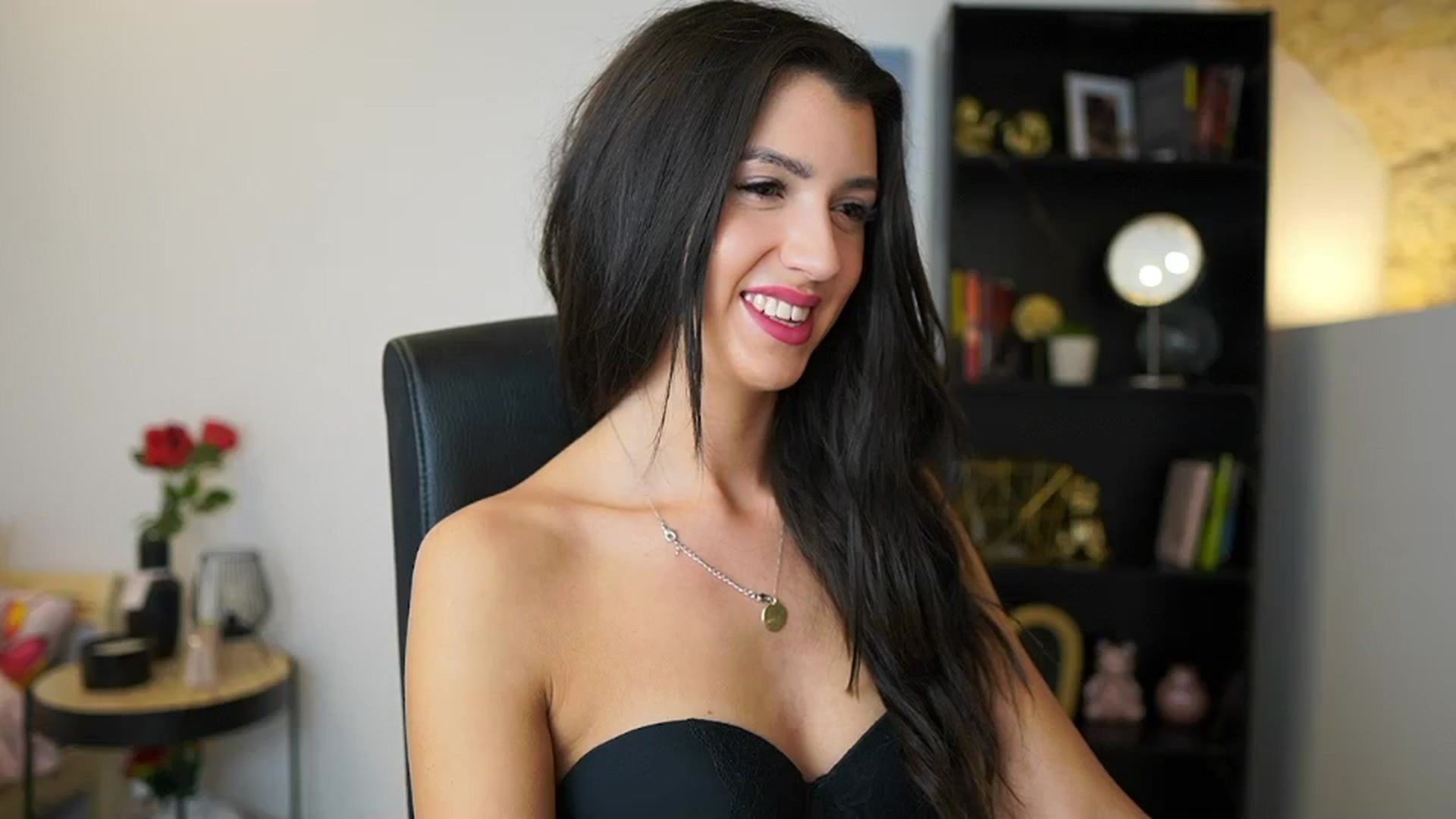 Gallery image thumbnail from Julia_Roca's myfreecams stream on, 12/29/2023, 11:37 image 20 of 20