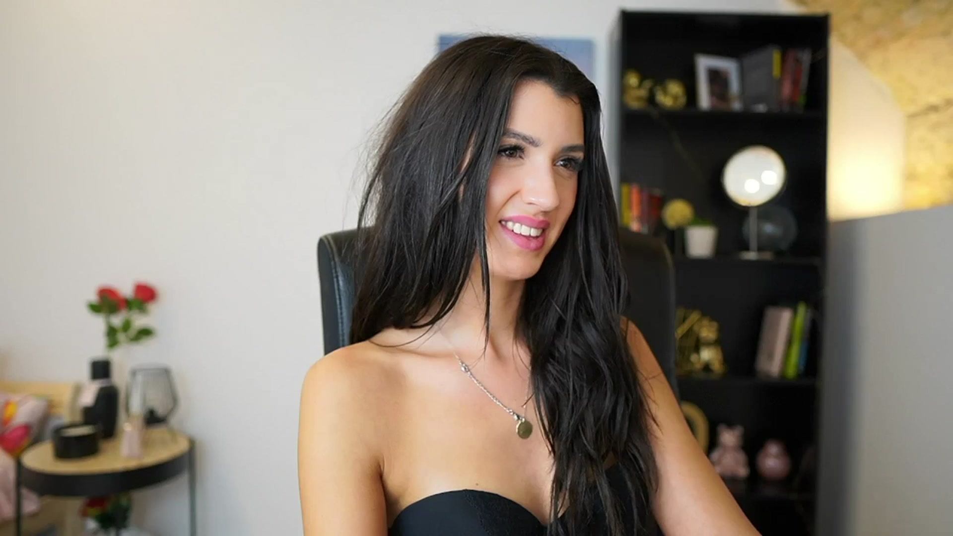Gallery image thumbnail from Julia_Roca's myfreecams stream on, 12/29/2023, 15:39 image 18 of 20