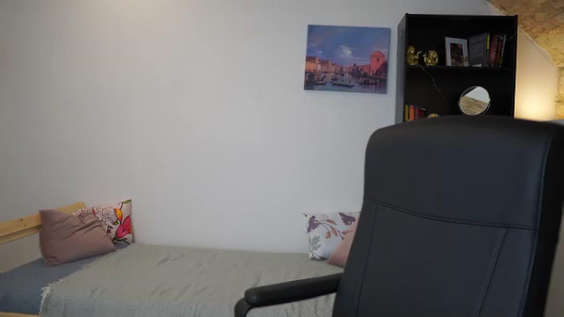 Gallery image thumbnail from Julia_Roca's myfreecams stream on, 01/04/2024, 11:22 image 12 of 20