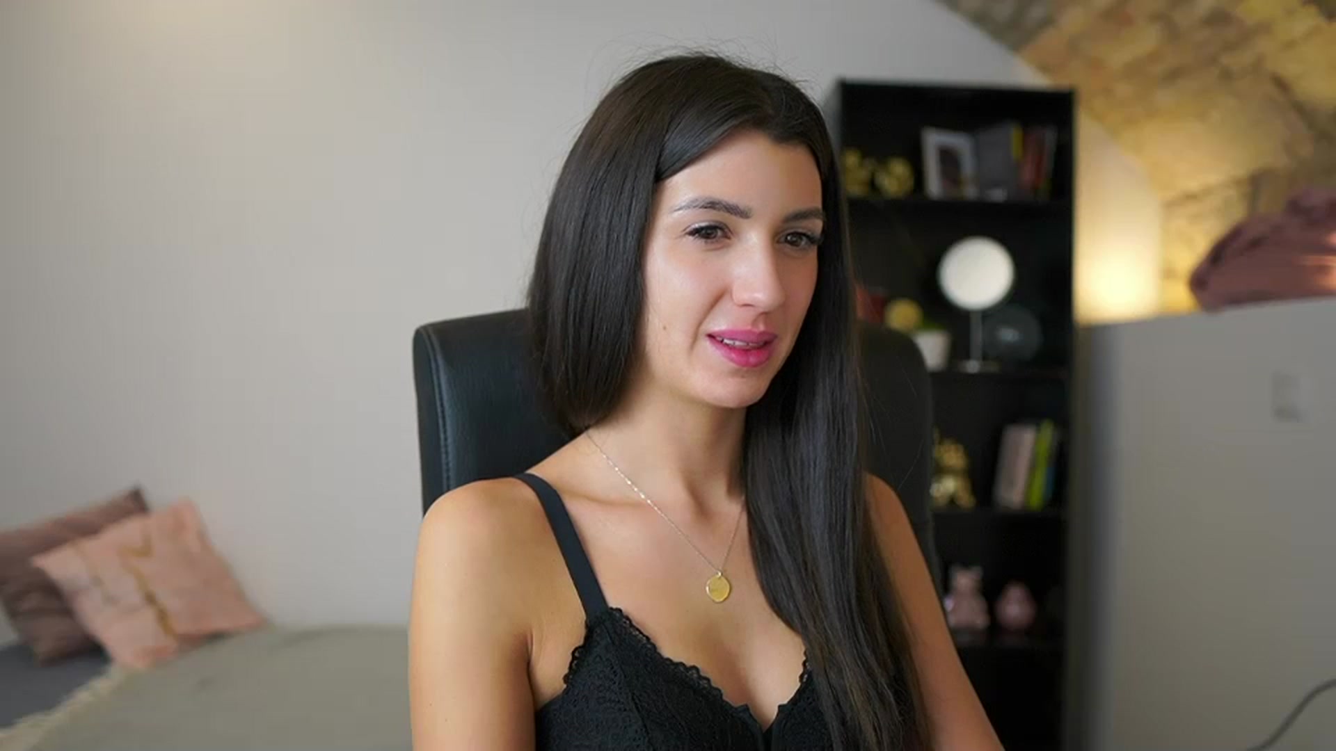 Gallery image thumbnail from Julia_Roca's myfreecams stream on, 01/11/2024, 11:21 image 18 of 20