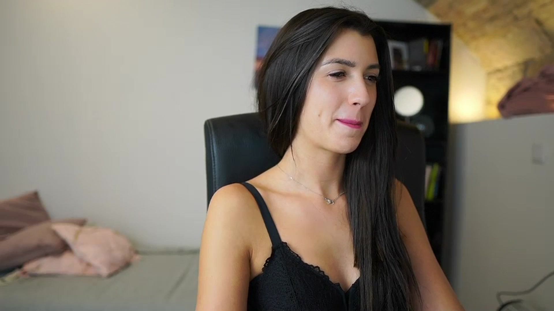 Gallery image thumbnail from Julia_Roca's myfreecams stream on, 01/11/2024, 13:18 image 9 of 20
