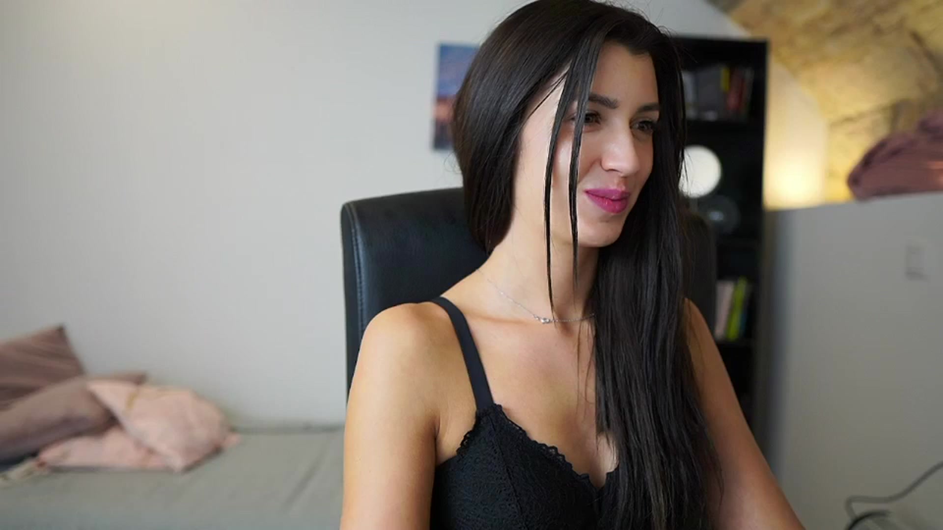 Gallery image thumbnail from Julia_Roca's myfreecams stream on, 01/11/2024, 13:58 image 2 of 20