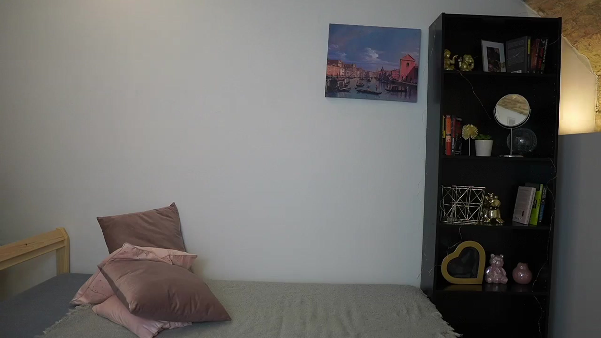 Gallery image thumbnail from Julia_Roca's myfreecams stream on, 01/12/2024, 17:30 image 2 of 20