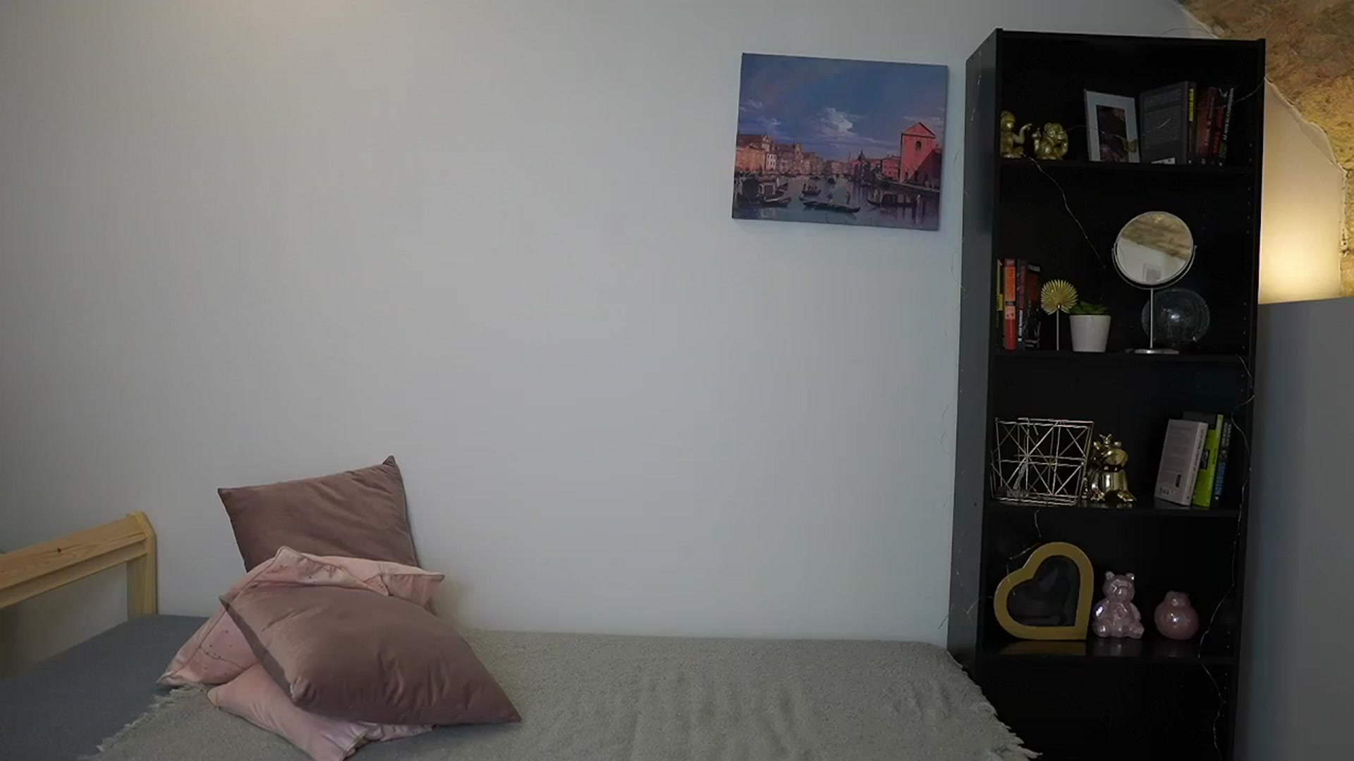 Gallery image thumbnail from Julia_Roca's myfreecams stream on, 01/12/2024, 17:30 image 1 of 20