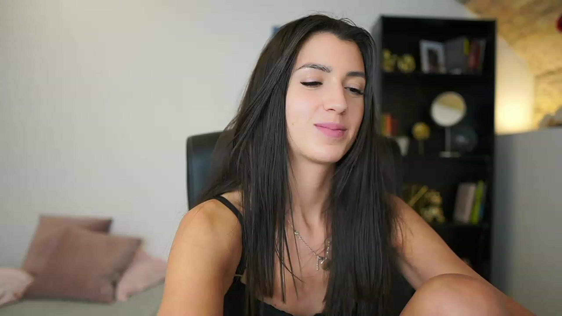 Gallery image thumbnail from Julia_Roca's myfreecams stream on, 01/18/2024, 19:12 image 1 of 20