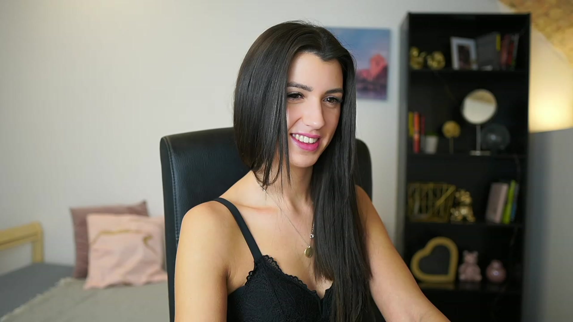 Gallery image thumbnail from Julia_Roca's myfreecams stream on, 01/20/2024, 14:56 image 20 of 20