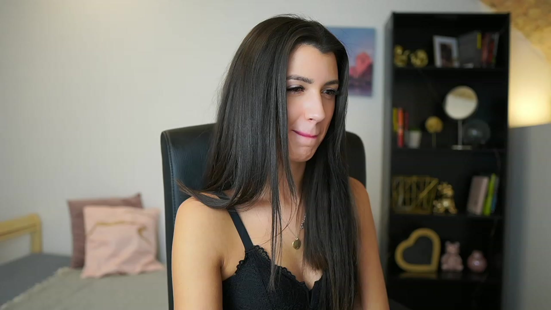 Gallery image thumbnail from Julia_Roca's myfreecams stream on, 01/20/2024, 14:56 image 16 of 20