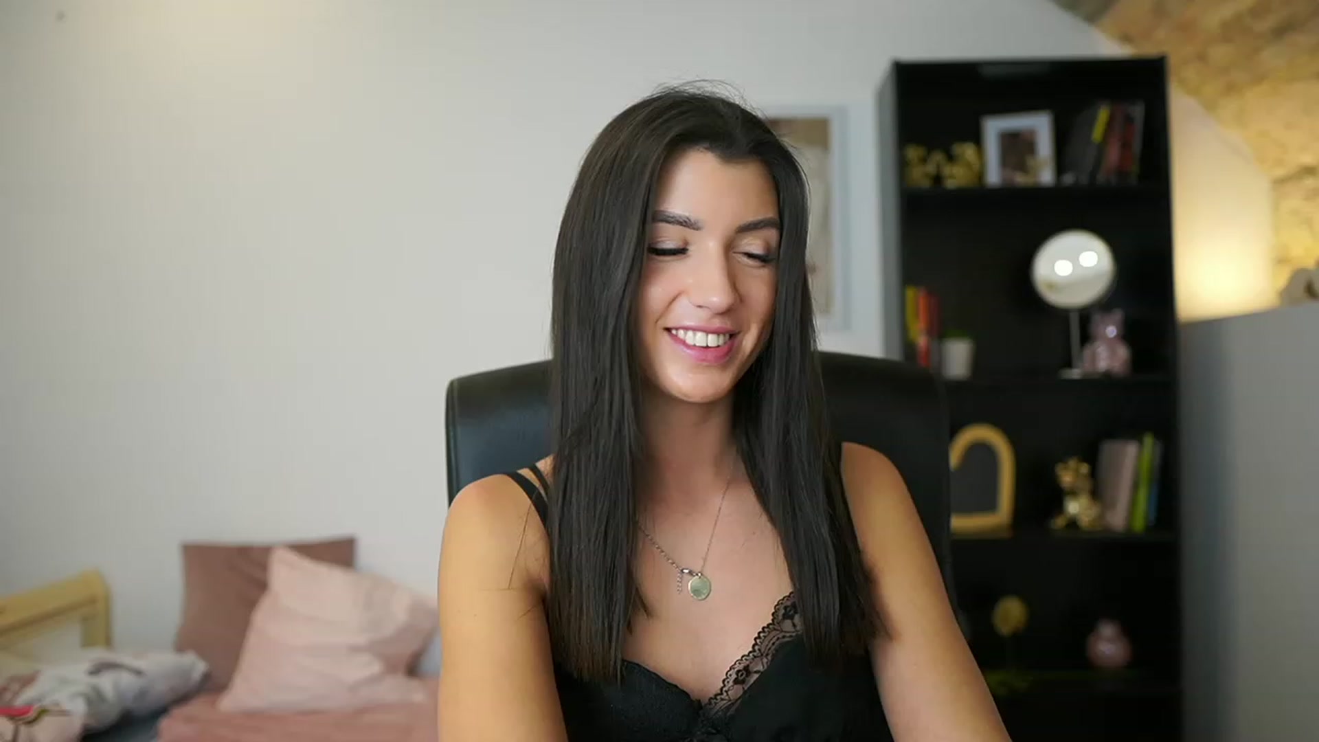 Gallery image thumbnail from Julia_Roca's myfreecams stream on, 01/23/2024, 11:48 image 11 of 20