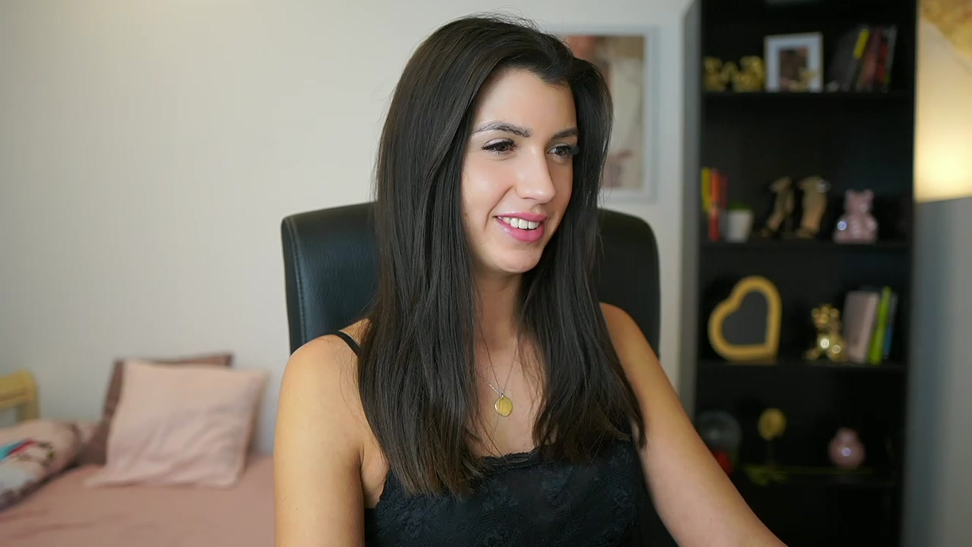 Gallery image thumbnail from Julia_Roca's myfreecams stream on, 01/24/2024, 15:37 image 4 of 20